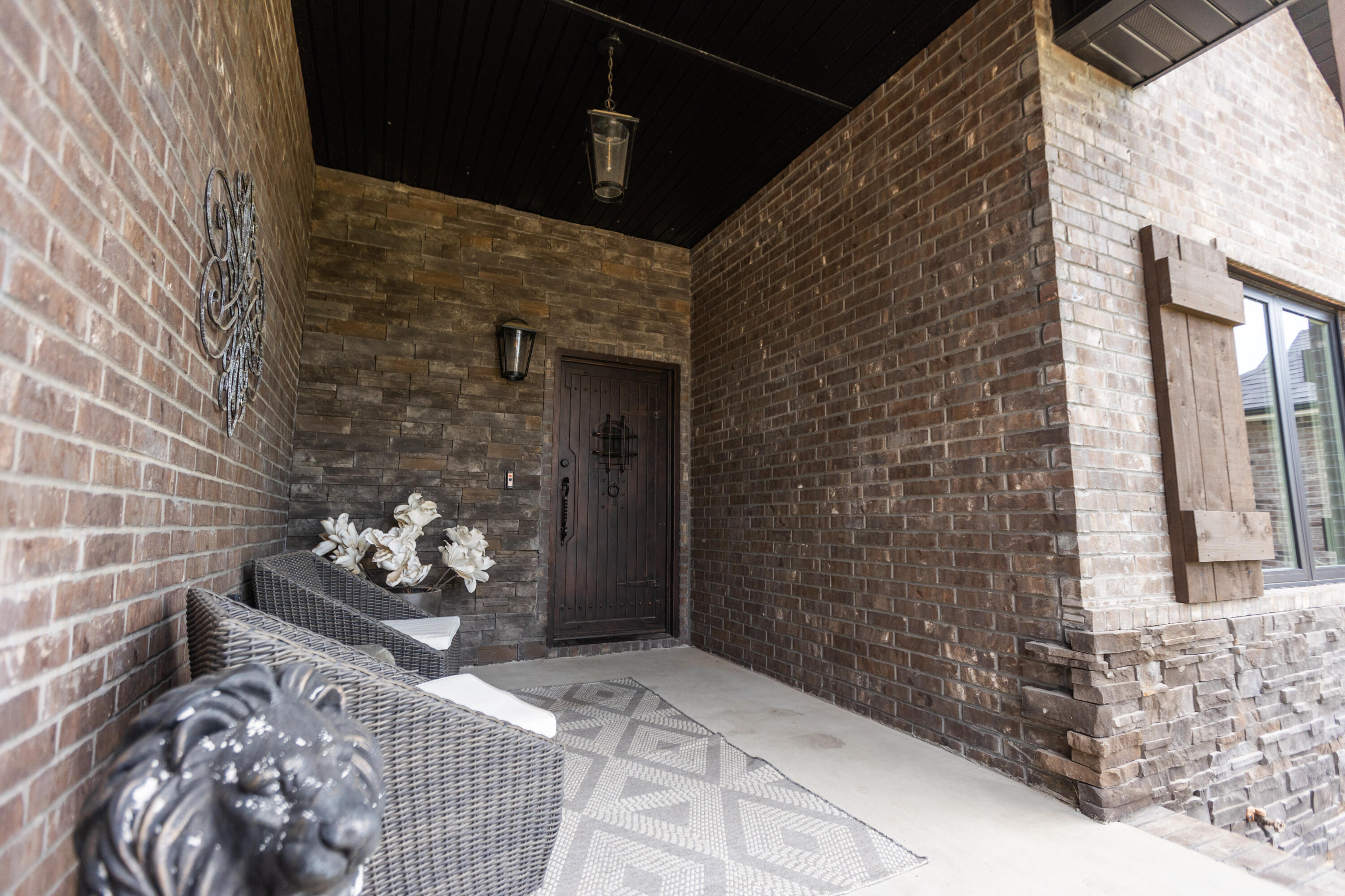 6054 South Maryland Avenue Property Photo 2