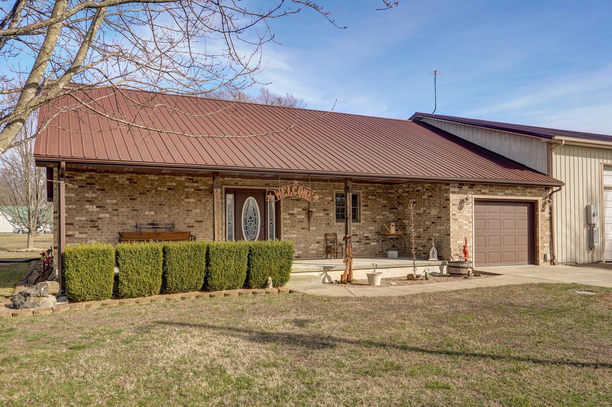 318 West Hayes Road Property Photo