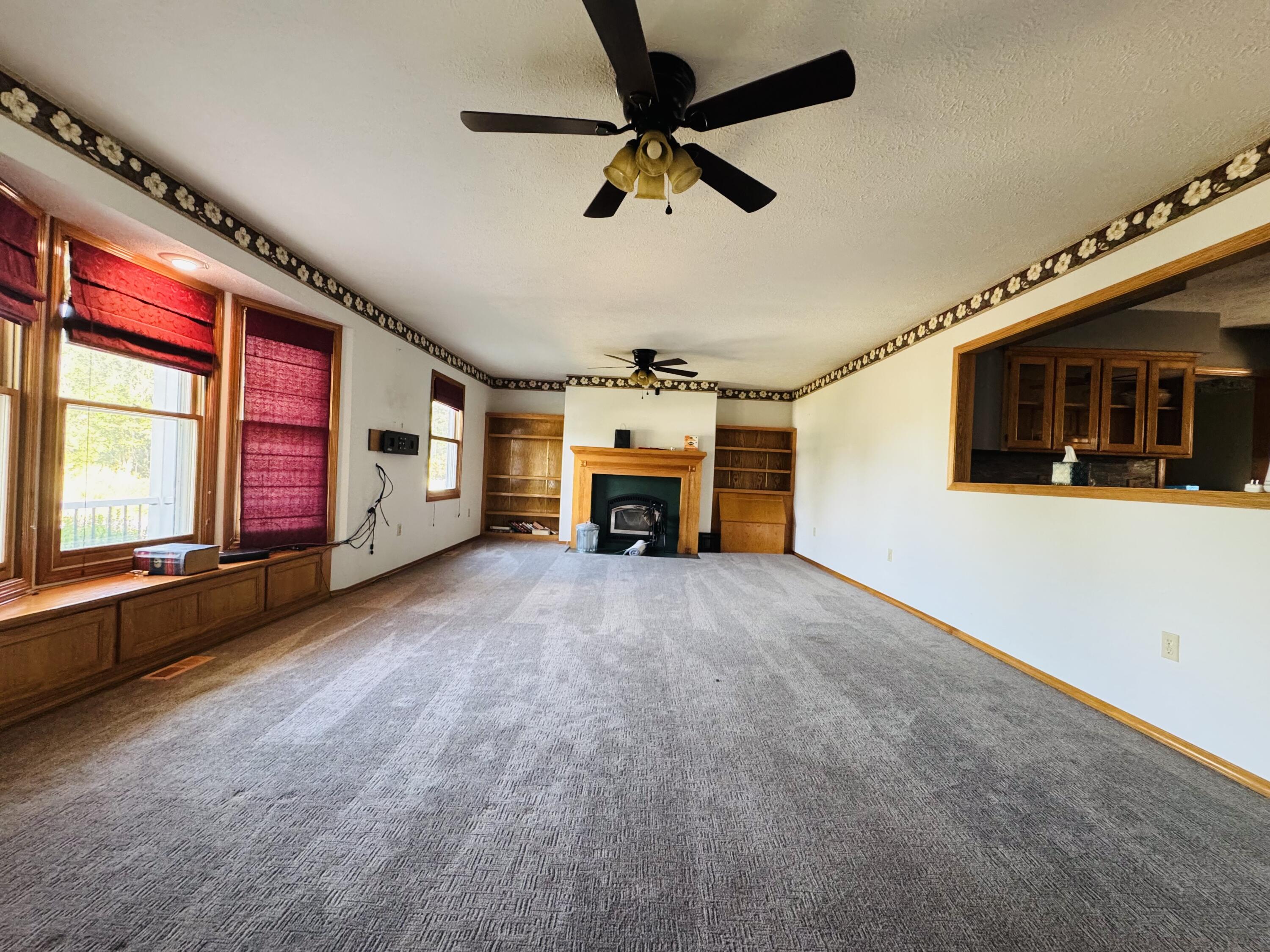 940 Hickory Street Property Photo 2