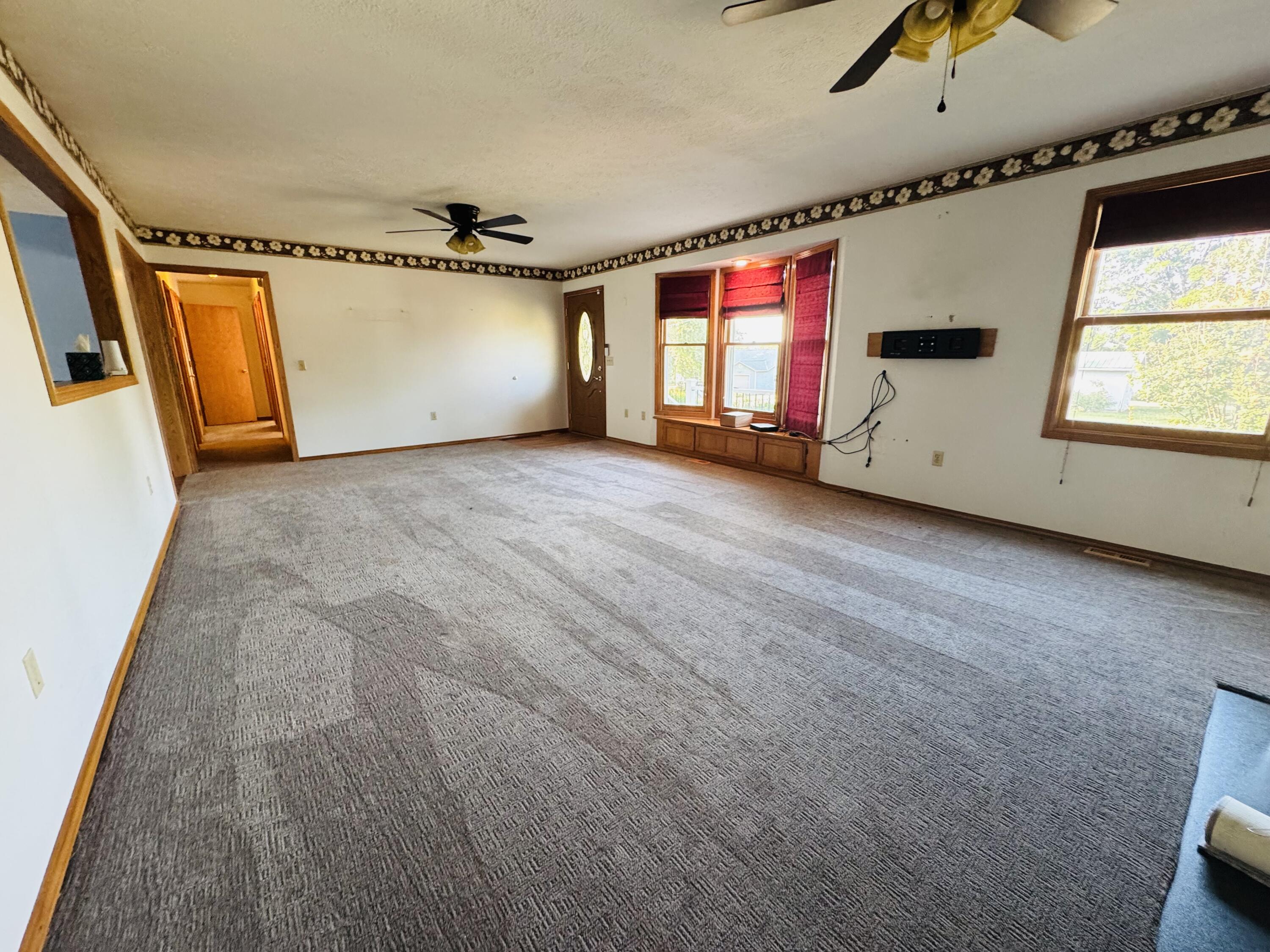 940 Hickory Street Property Photo 3