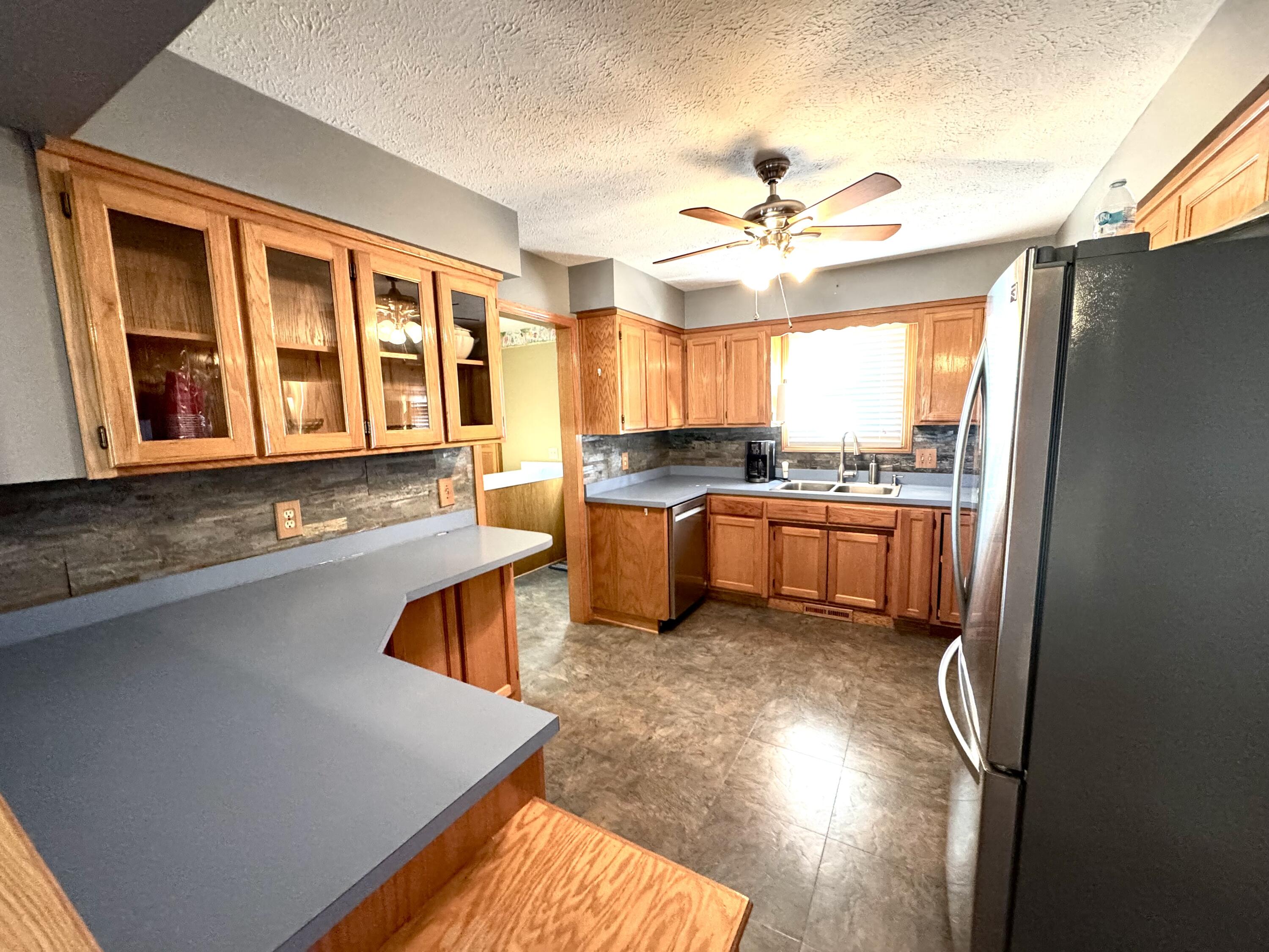 940 Hickory Street Property Photo 4