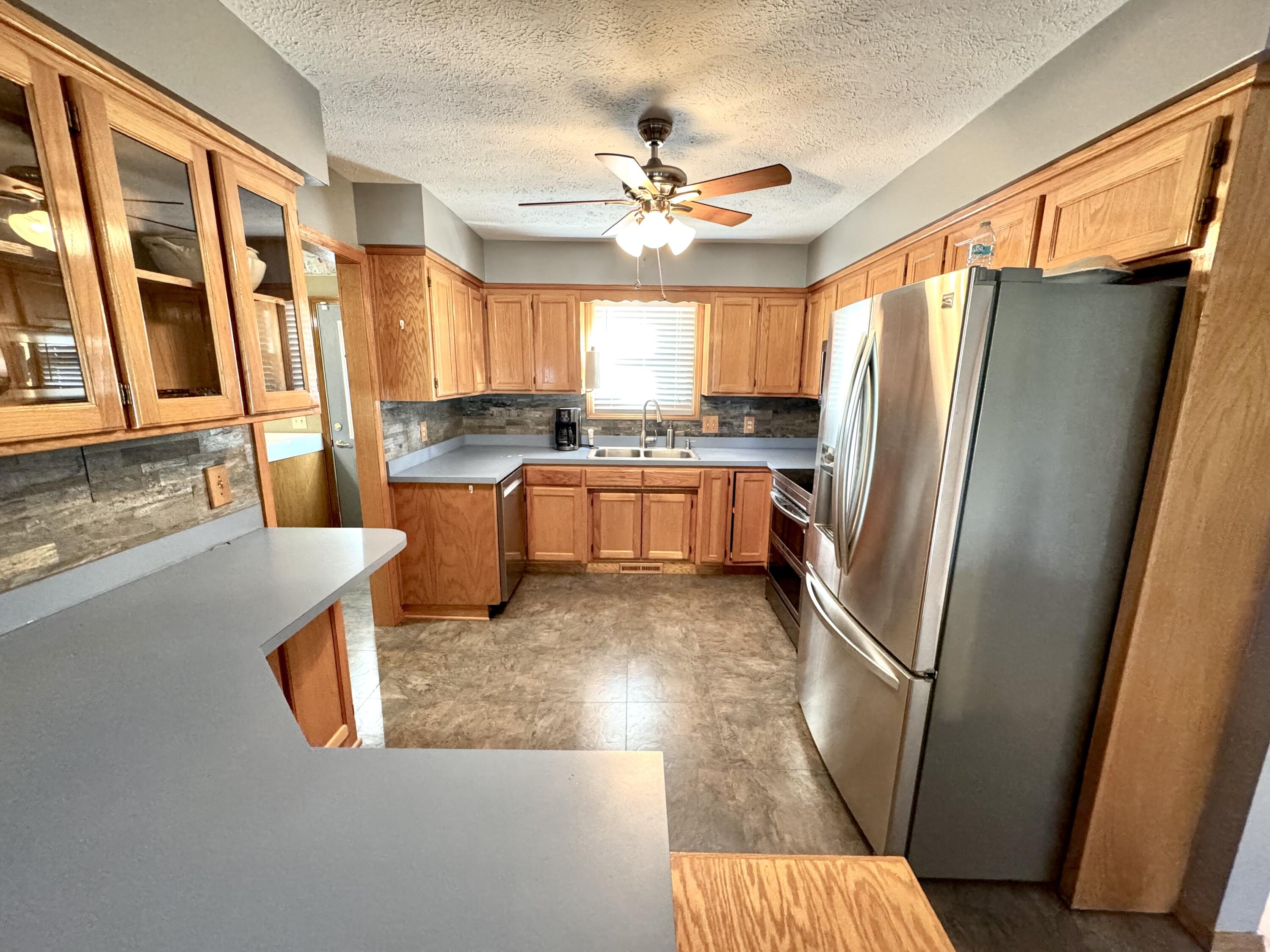 940 Hickory Street Property Photo 6