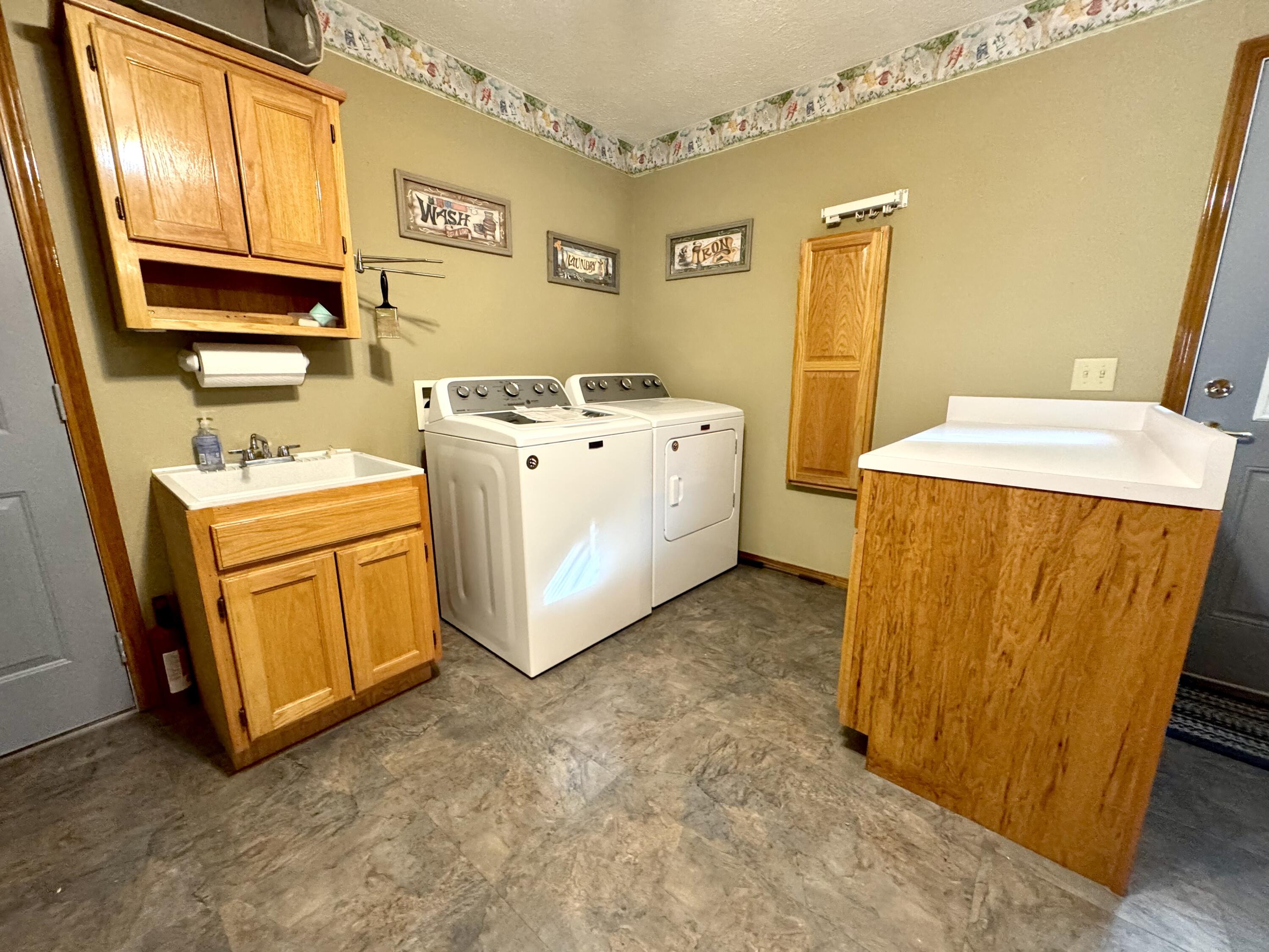 940 Hickory Street Property Photo 8