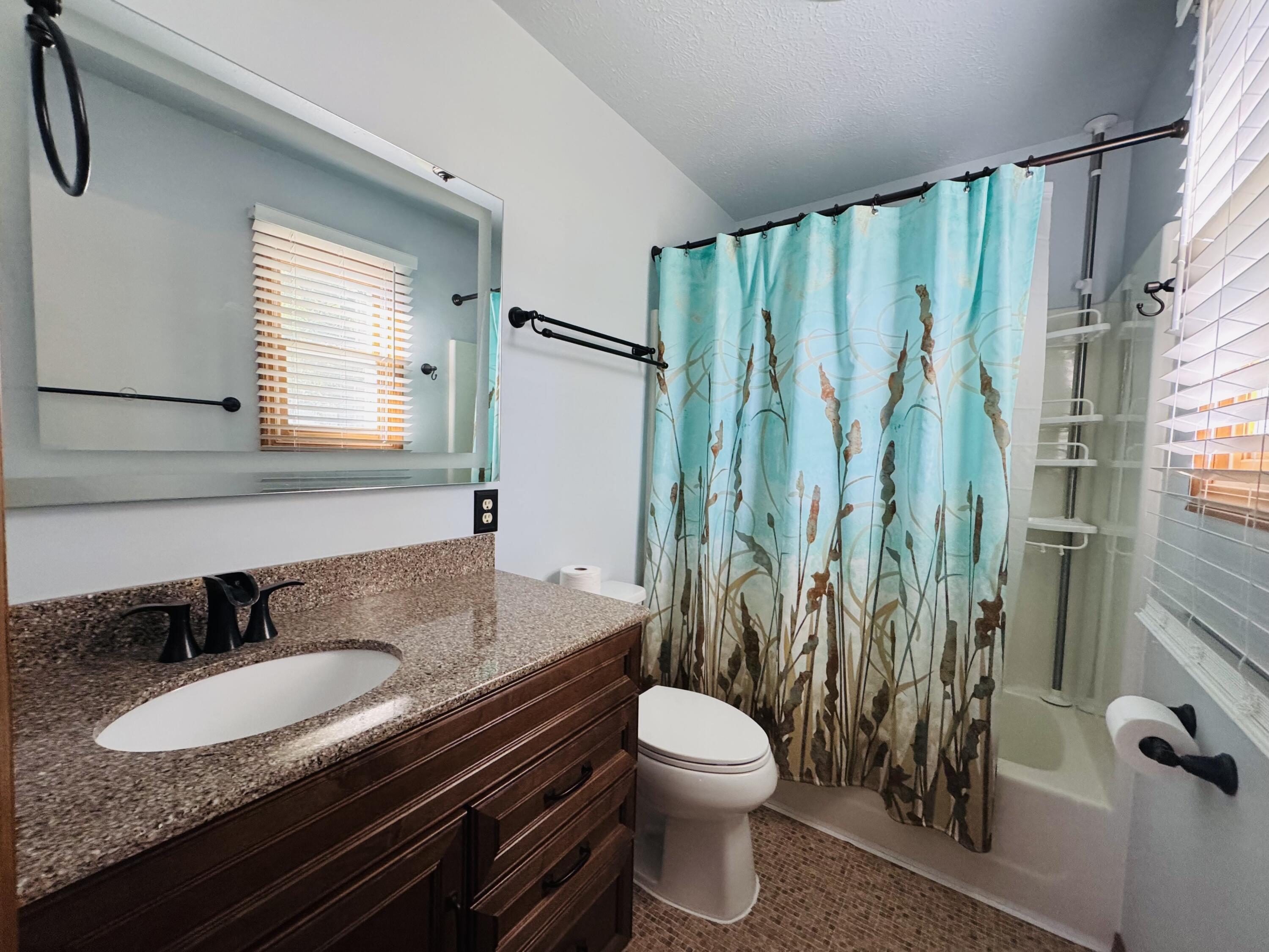 940 Hickory Street Property Photo 13