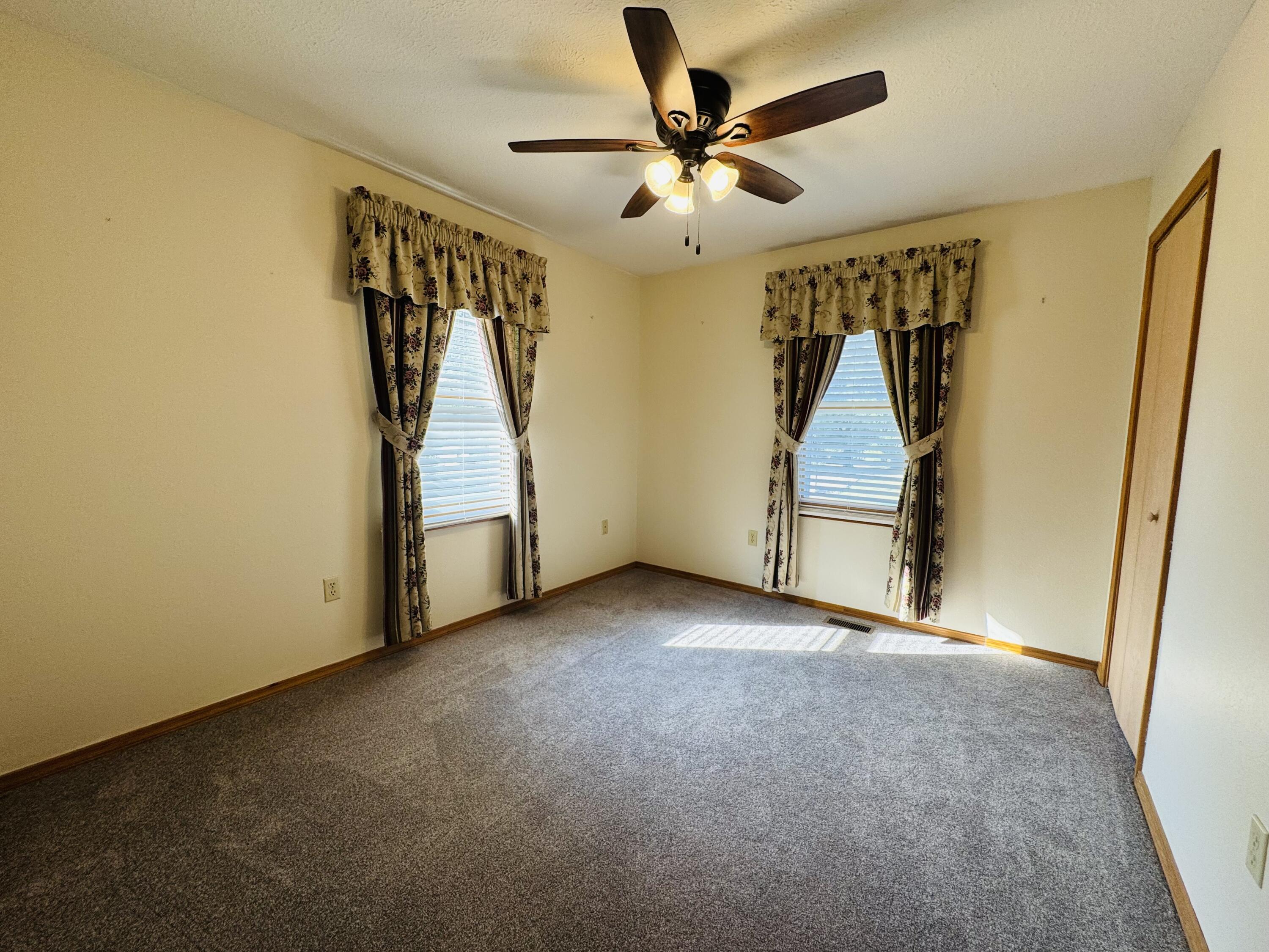 940 Hickory Street Property Photo 18