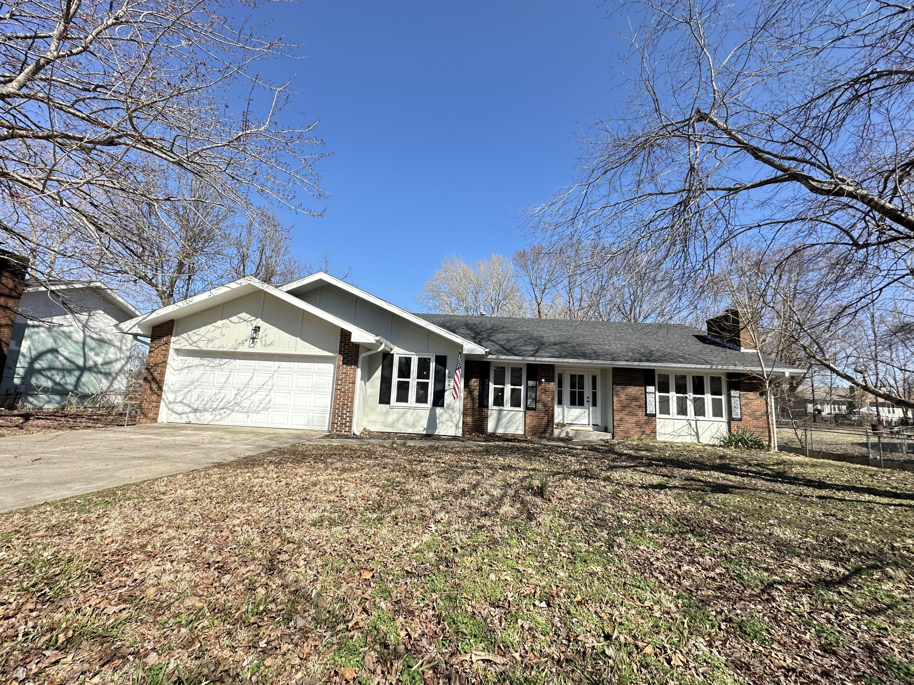 1029 West Crestview Lane Property Photo