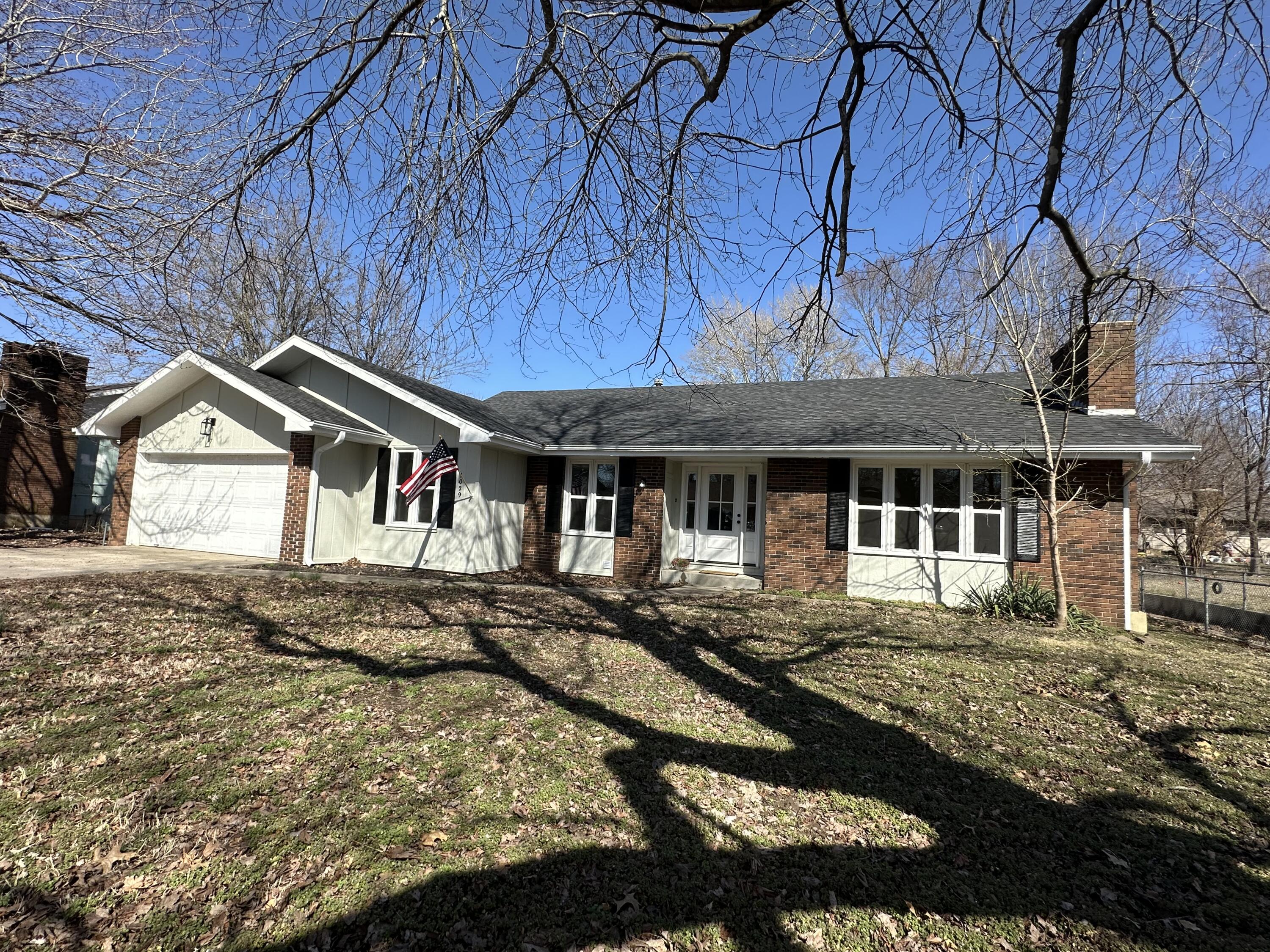 1029 West Crestview Lane Property Photo 2