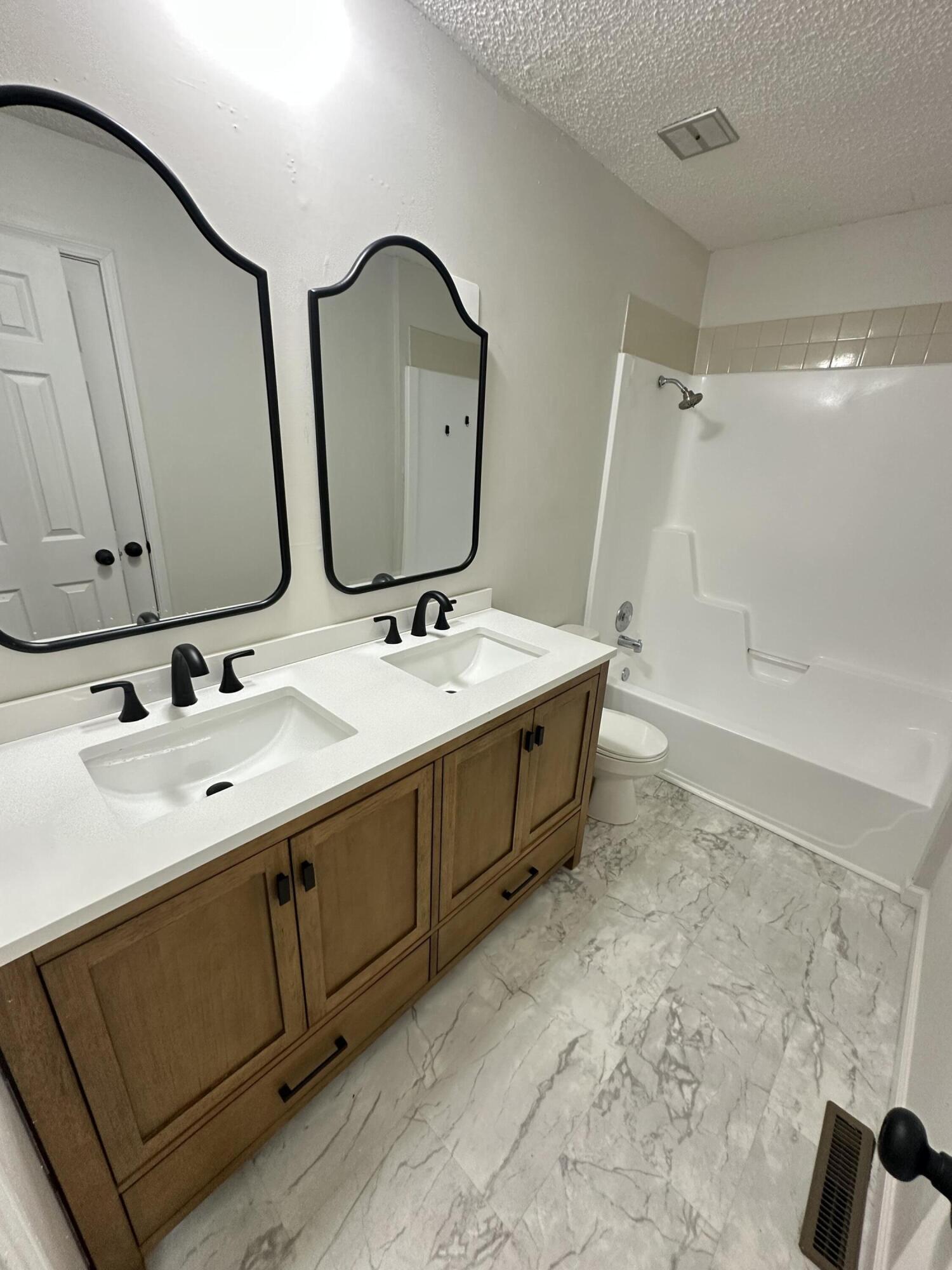 1029 West Crestview Lane Property Photo 17