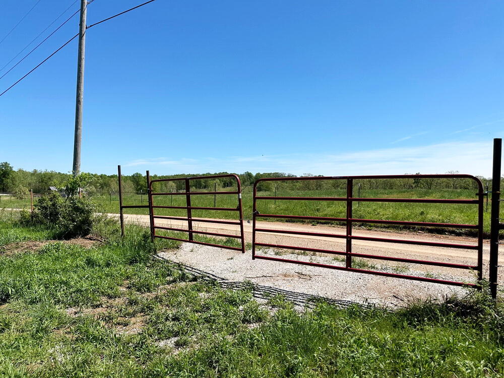 000 South 325 Road Property Photo 10