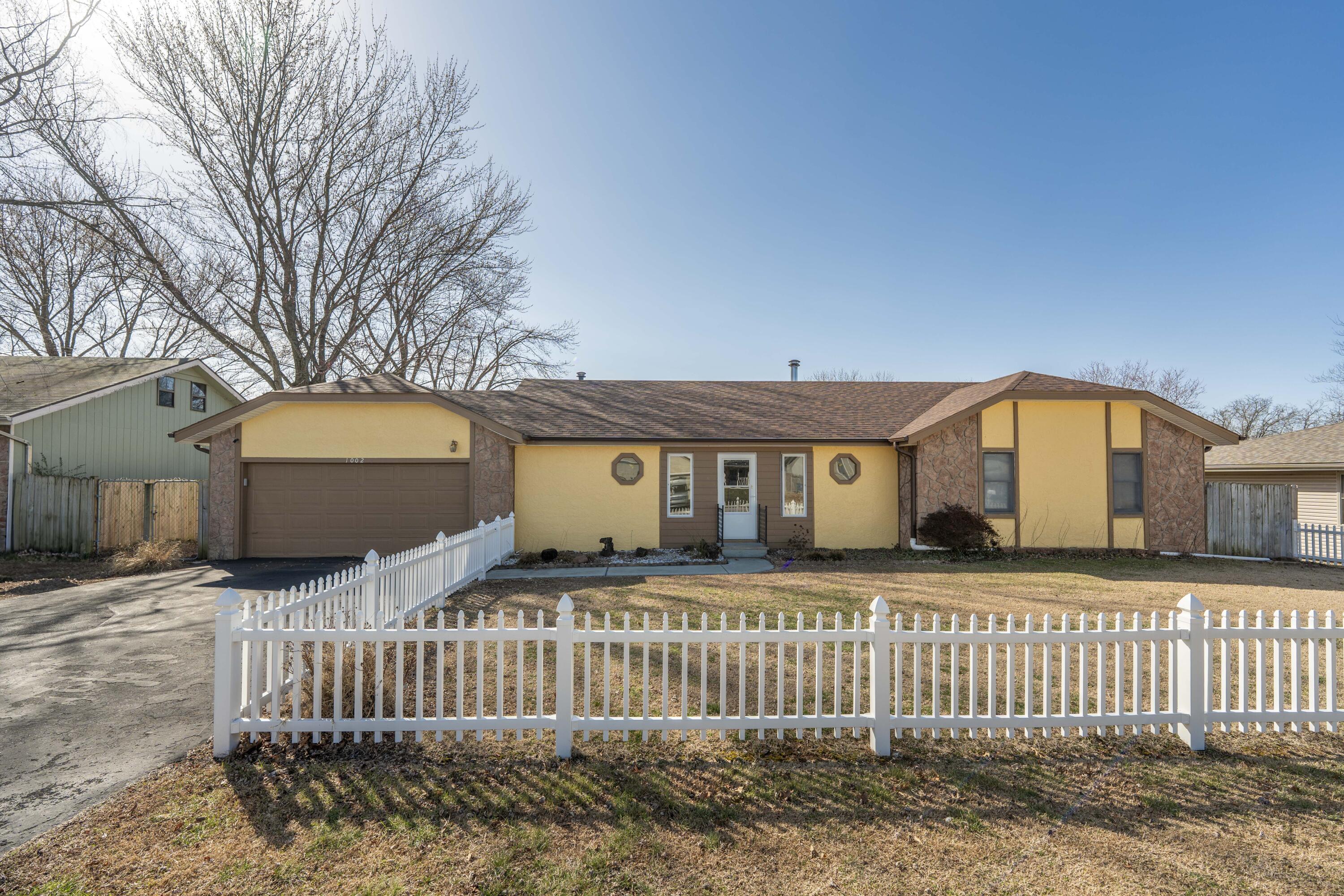 1002 Amy Lane Property Photo