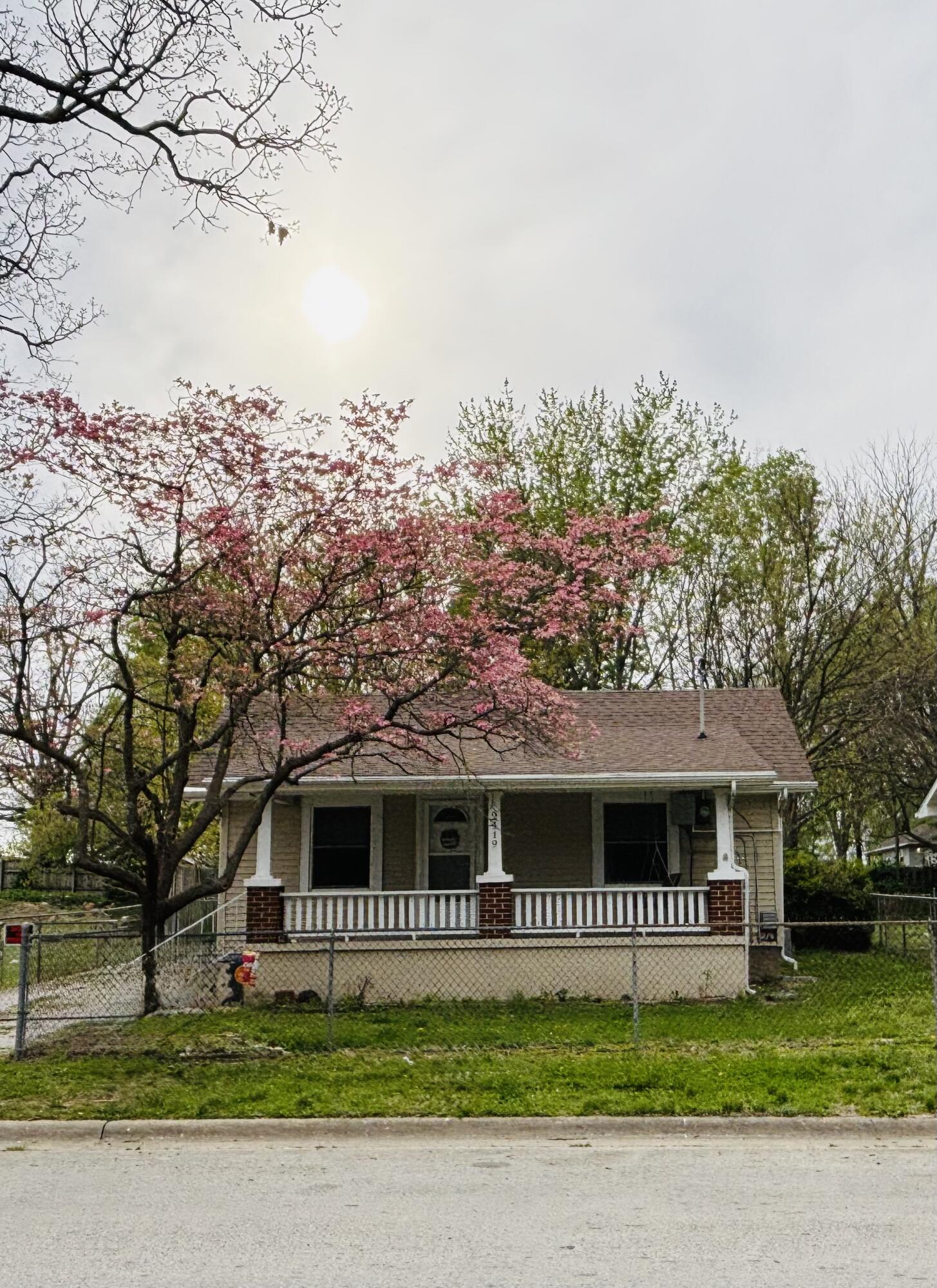2419 North Prospect Avenue Property Photo 1