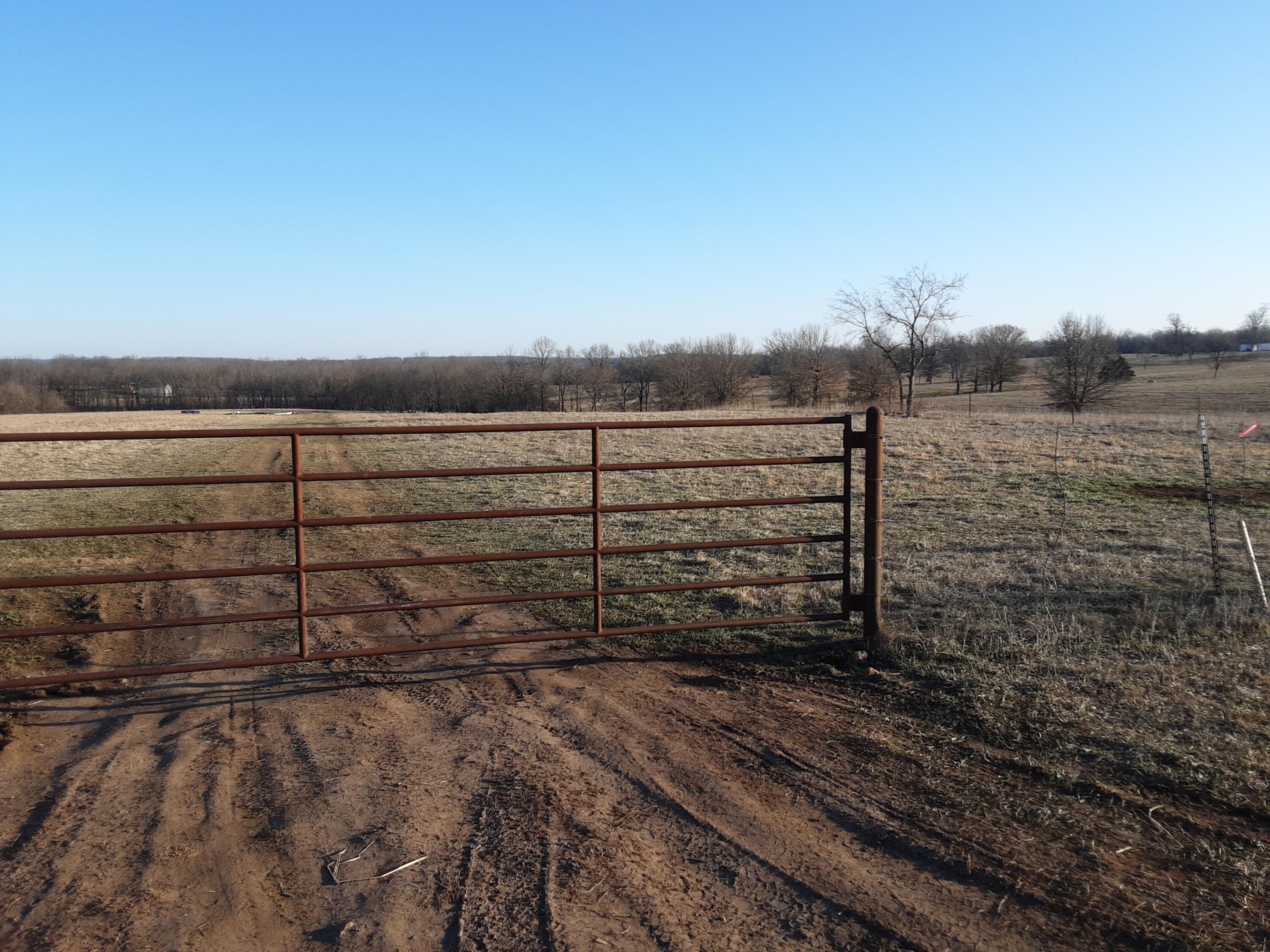 0001 East Highway Z Property Photo 2