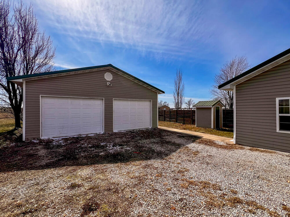 25526 E State Hwy 76 Property Photo 3