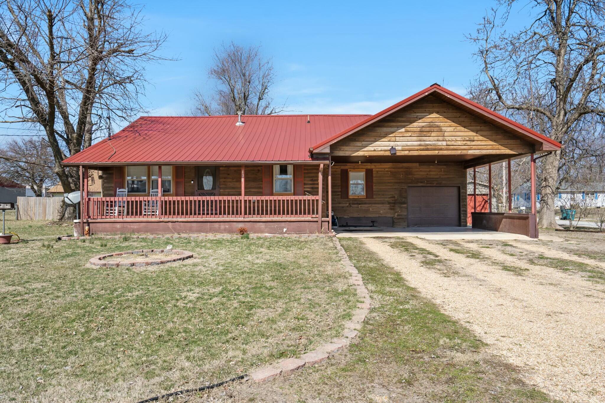131 East Summit Avenue Property Photo