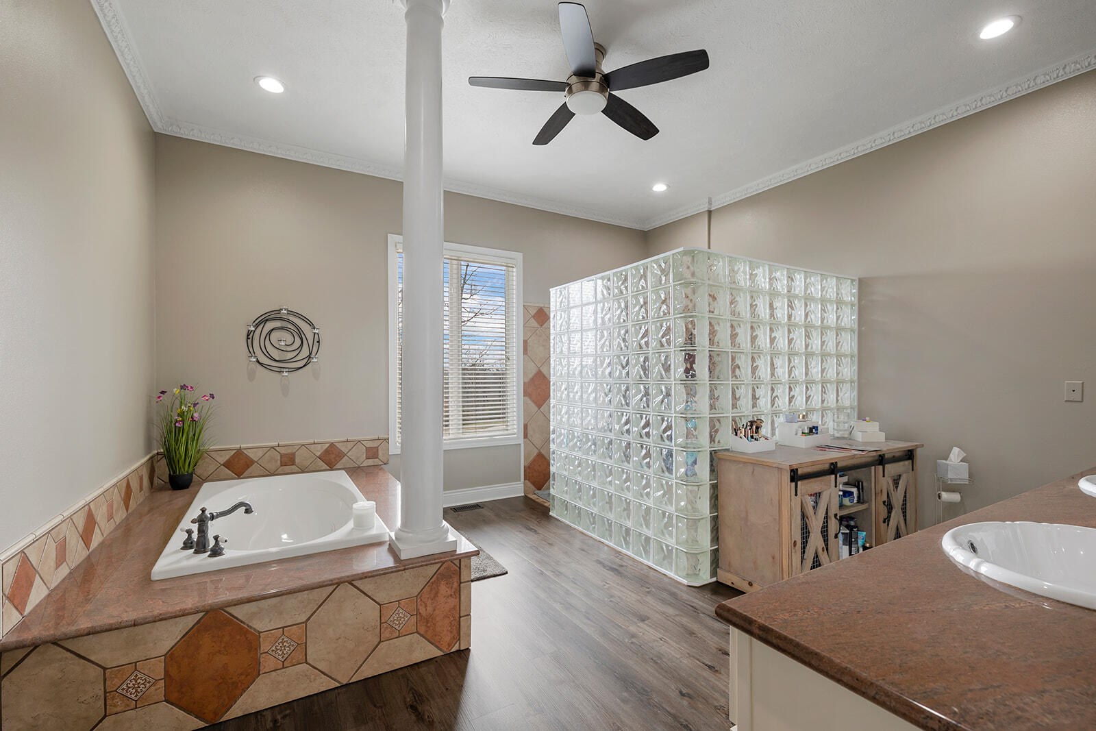 39 Whispering Hill Drive Property Photo 48