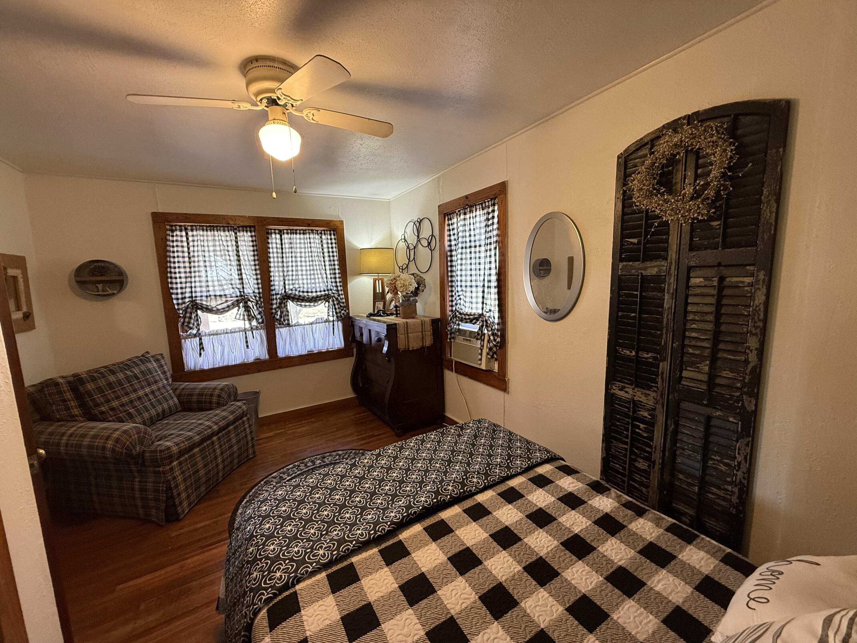 18106 Main Street Property Photo 18