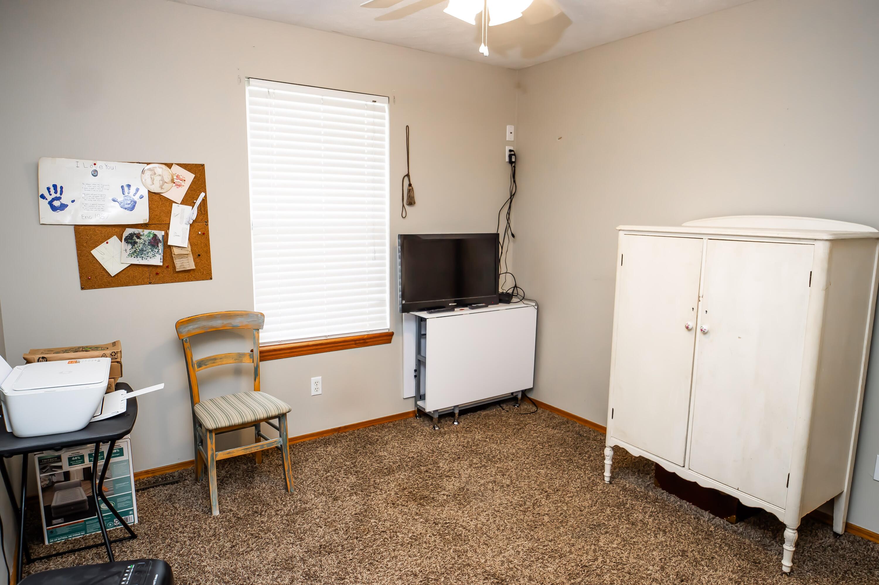 1110 West Thorngate Drive Property Photo 14