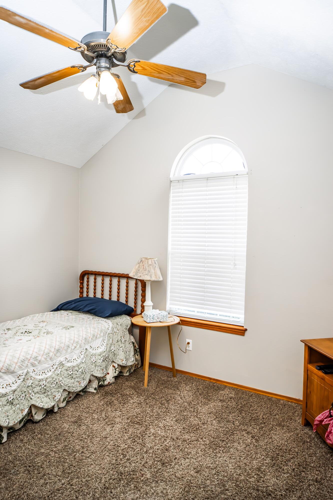 1110 West Thorngate Drive Property Photo 16