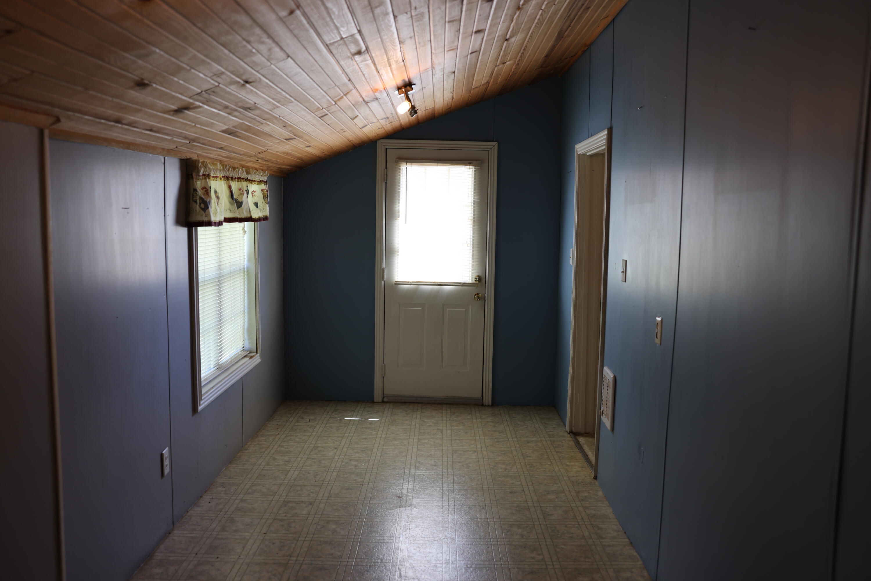 200 Forest Street Property Photo 6
