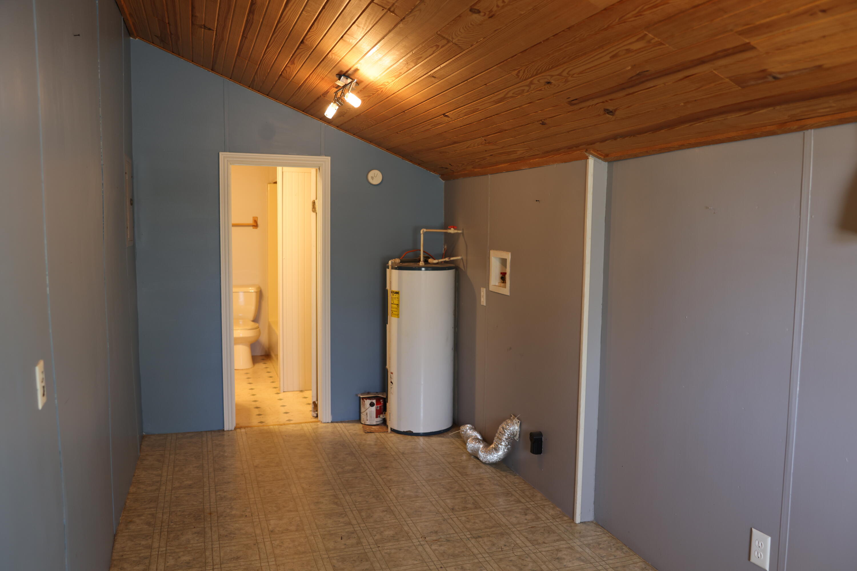 200 Forest Street Property Photo 8