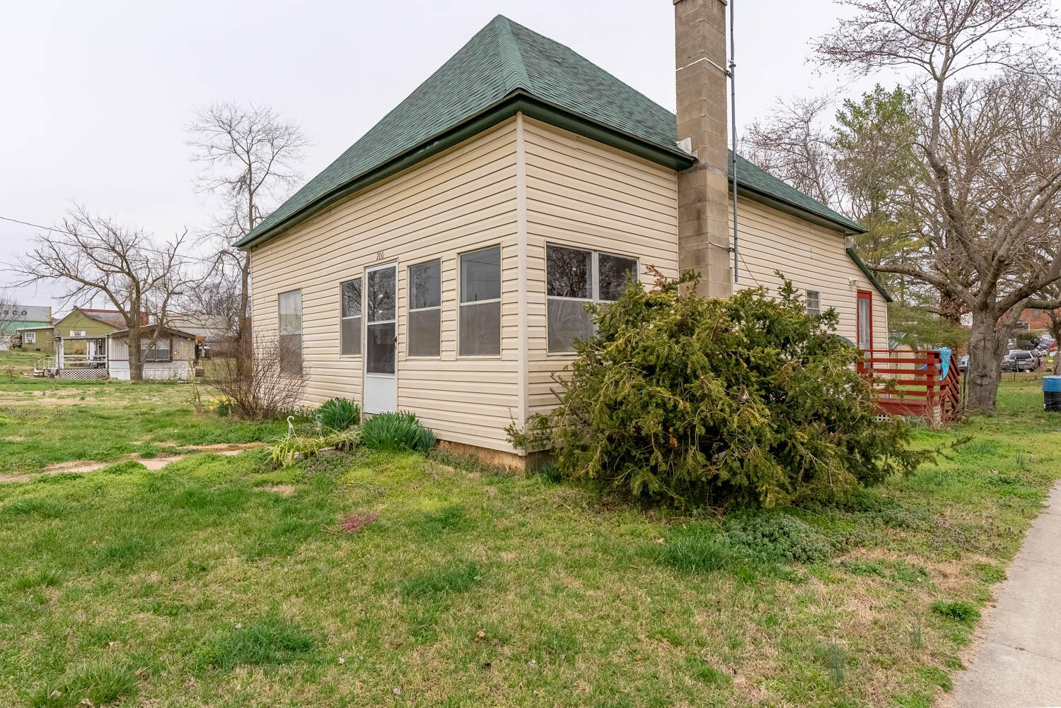 200 Forest Street Property Photo 16