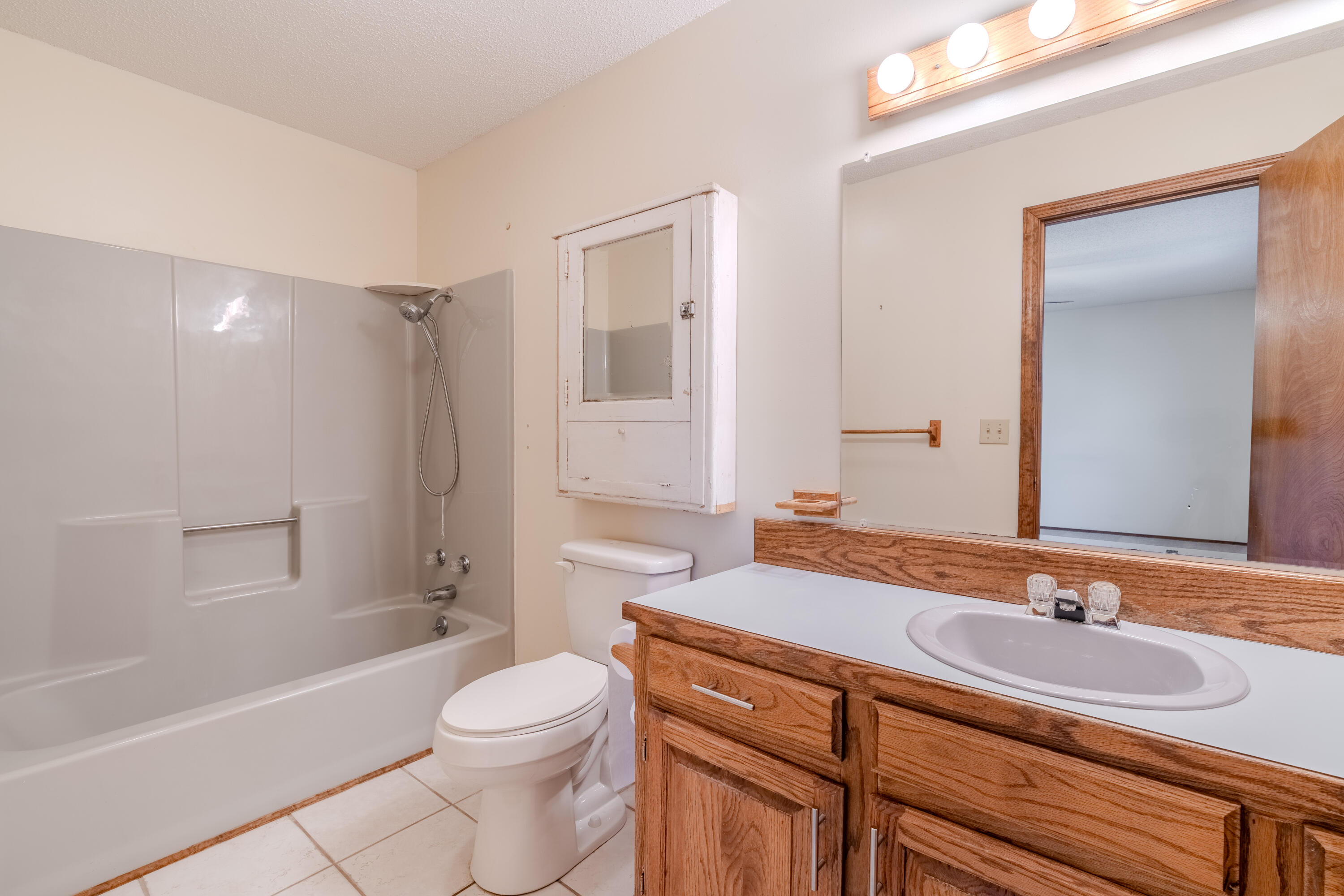 1206 South 14th Avenue Property Photo 12