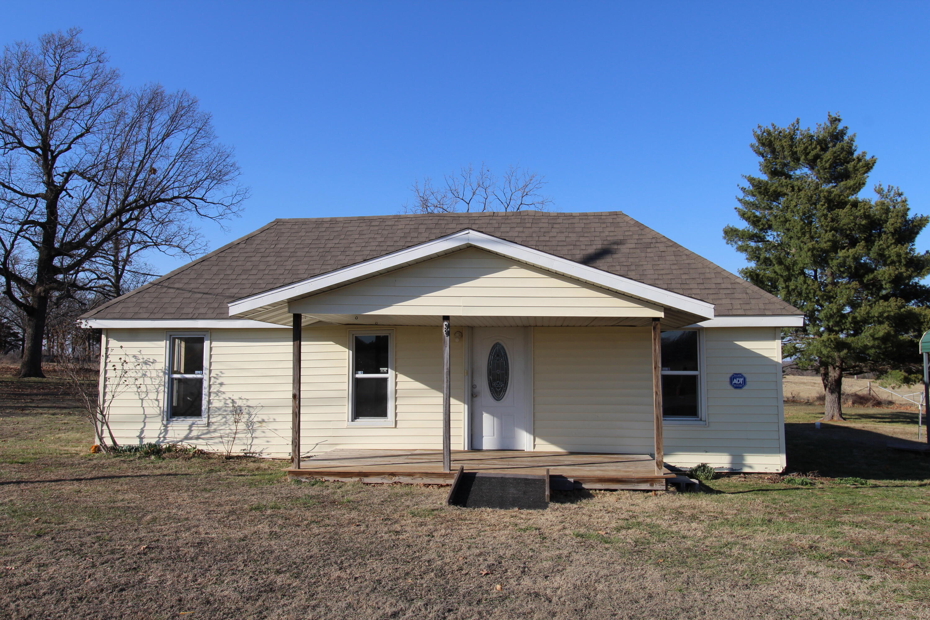 626 East Broadway Street Property Photo