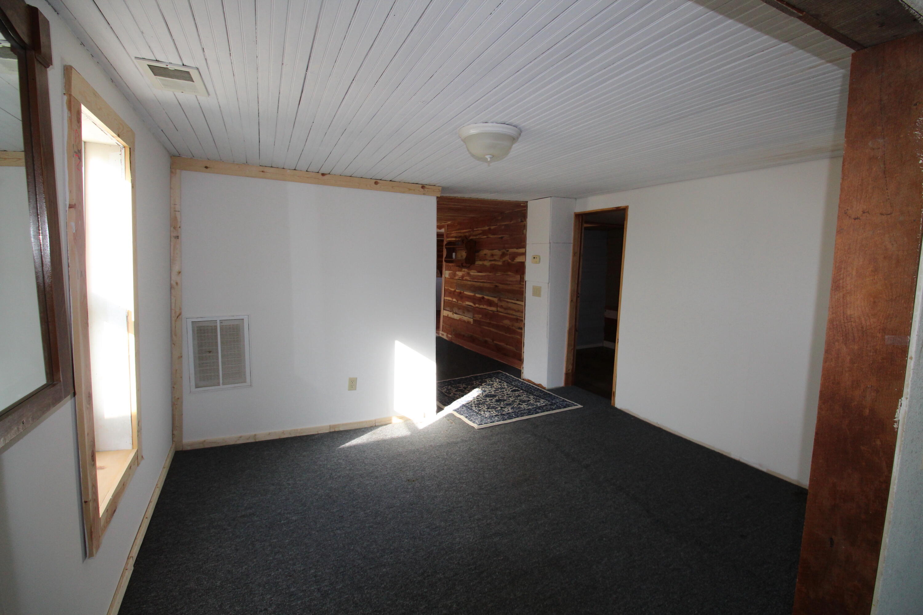 626 East Broadway Street Property Photo 6