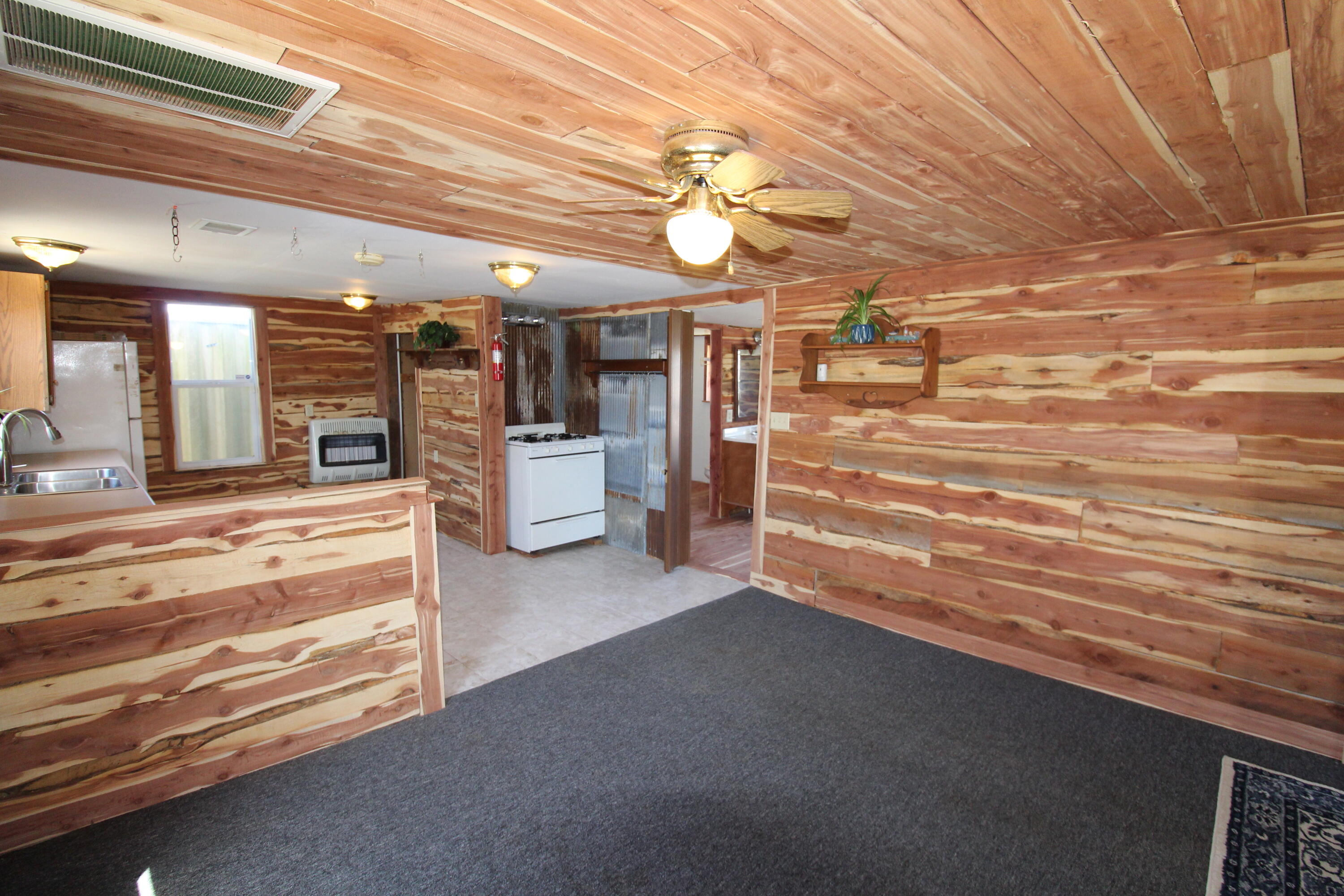 626 East Broadway Street Property Photo 9