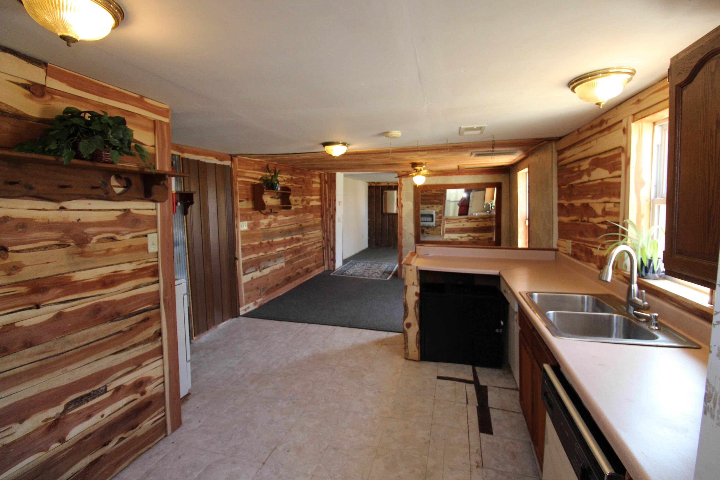 626 East Broadway Street Property Photo 11