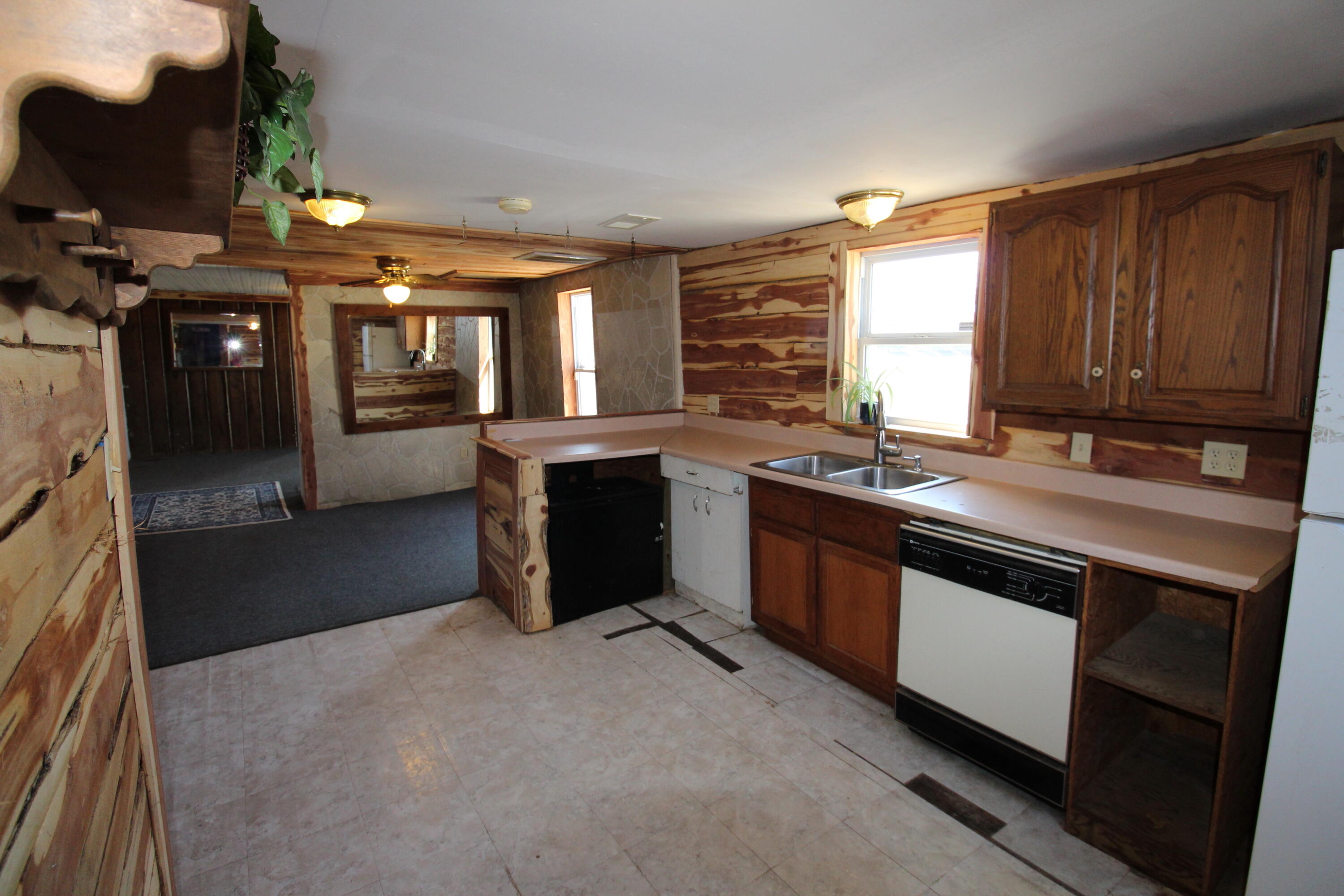 626 East Broadway Street Property Photo 12