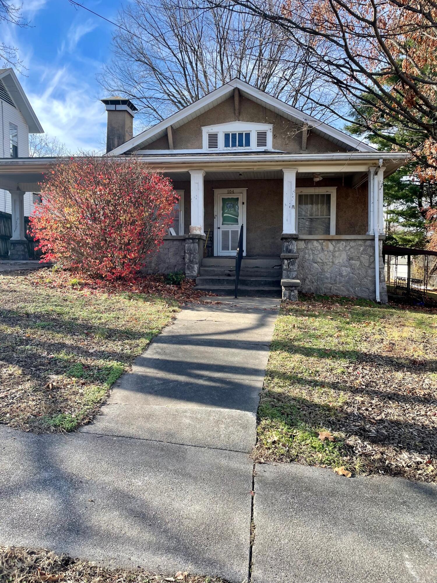 104 North High Street Property Photo 1
