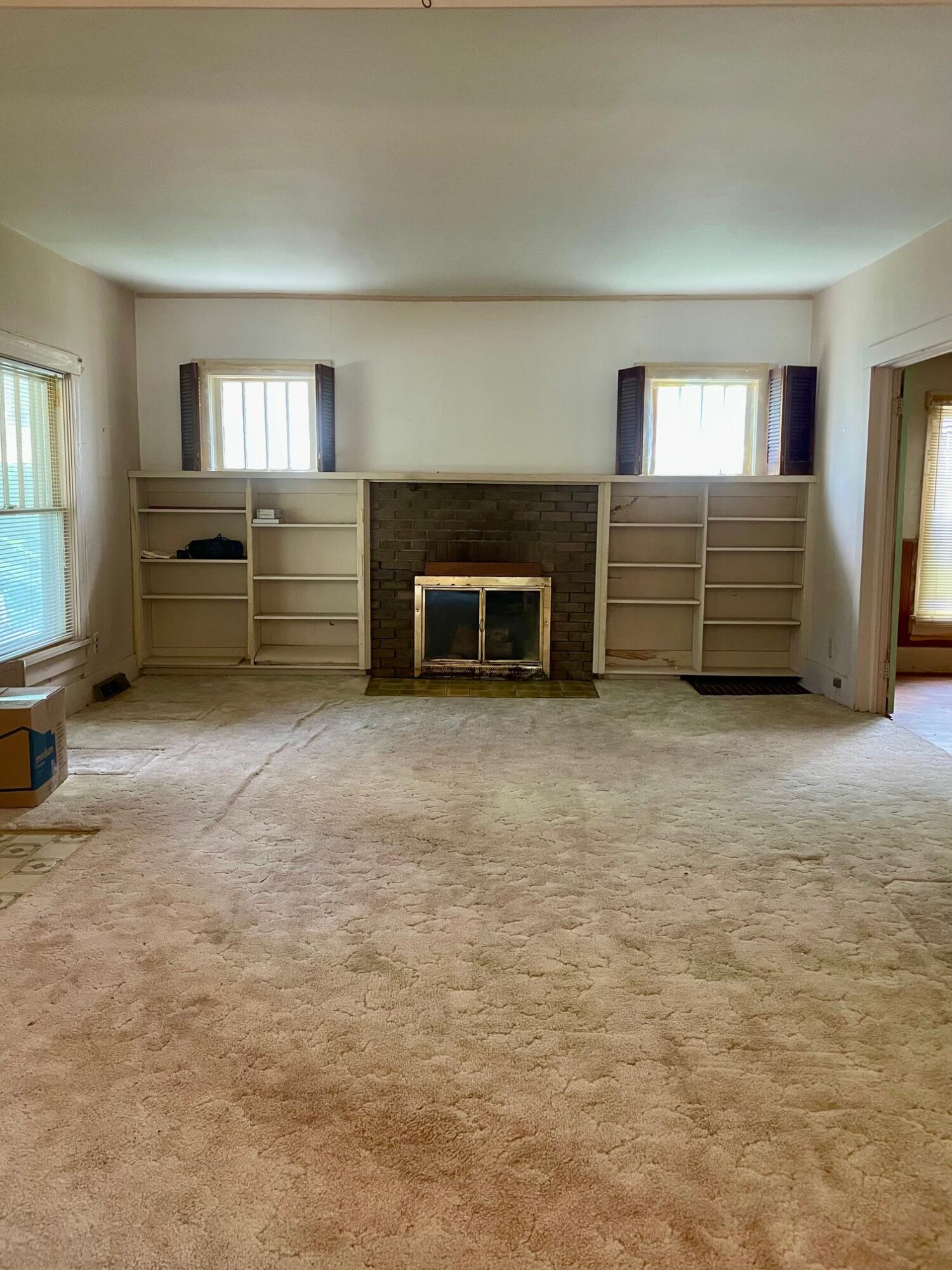 104 North High Street Property Photo 6