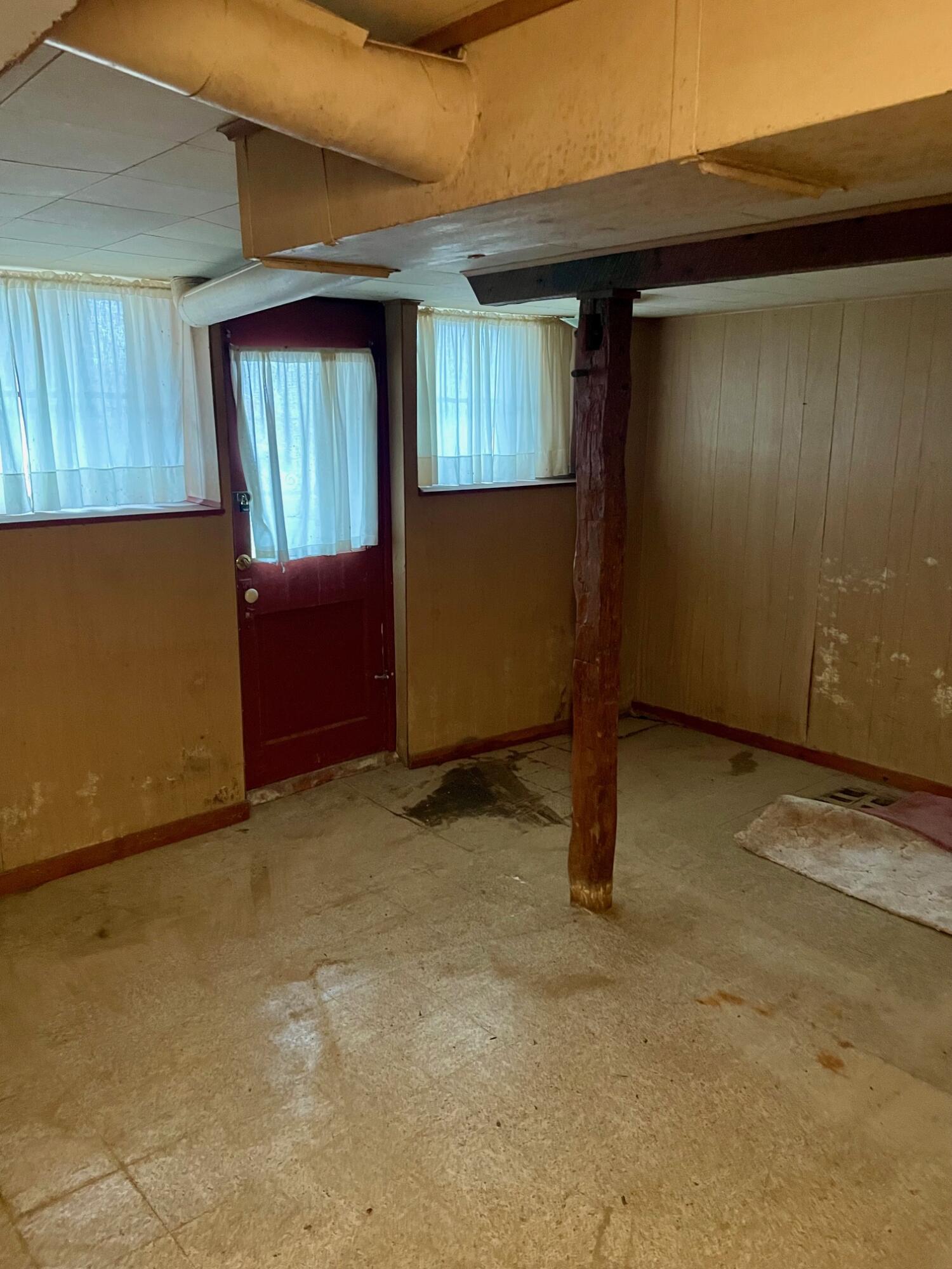 104 North High Street Property Photo 19