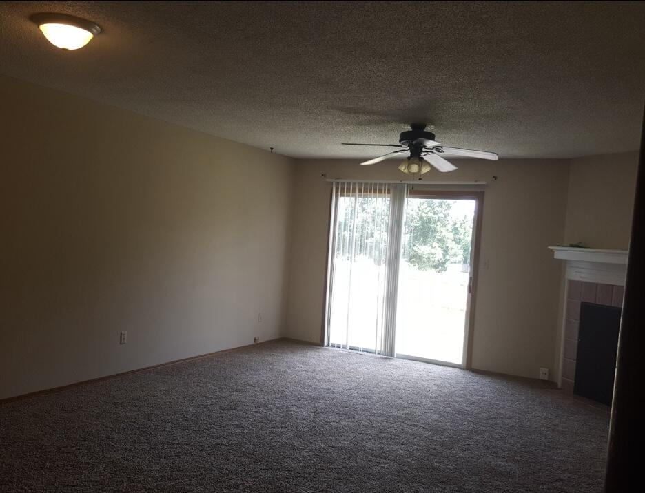 2945/2947 West Village Lane Property Photo 5