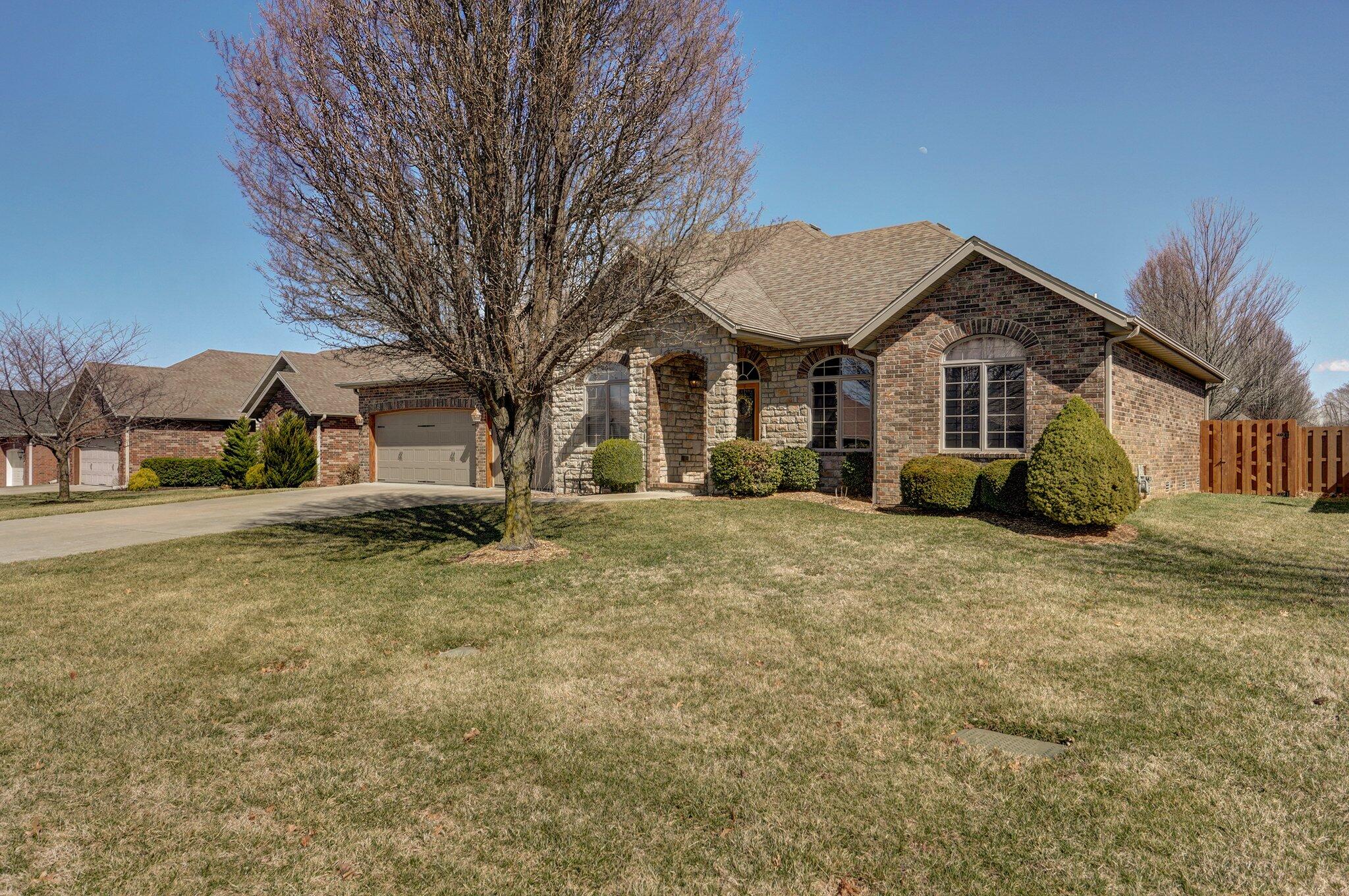 Springlawn Park Real Estate Listings Main Image