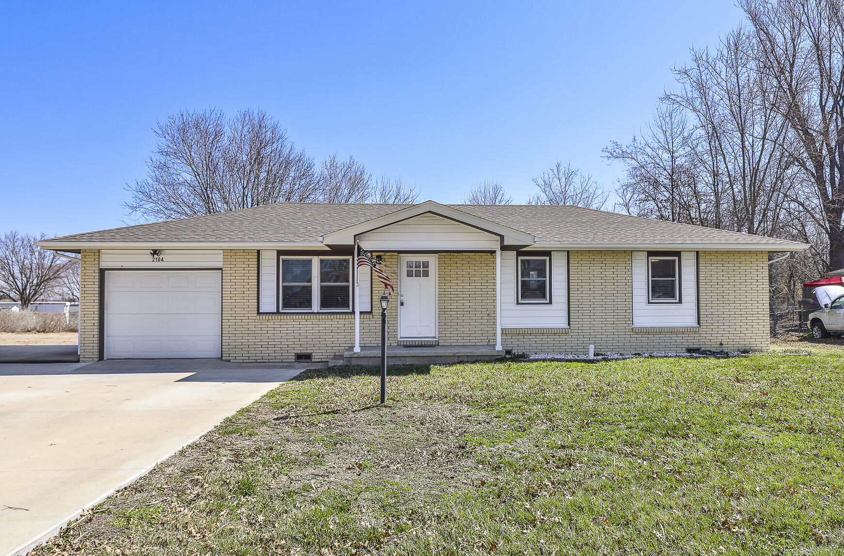 2104 South Village Lane Property Photo