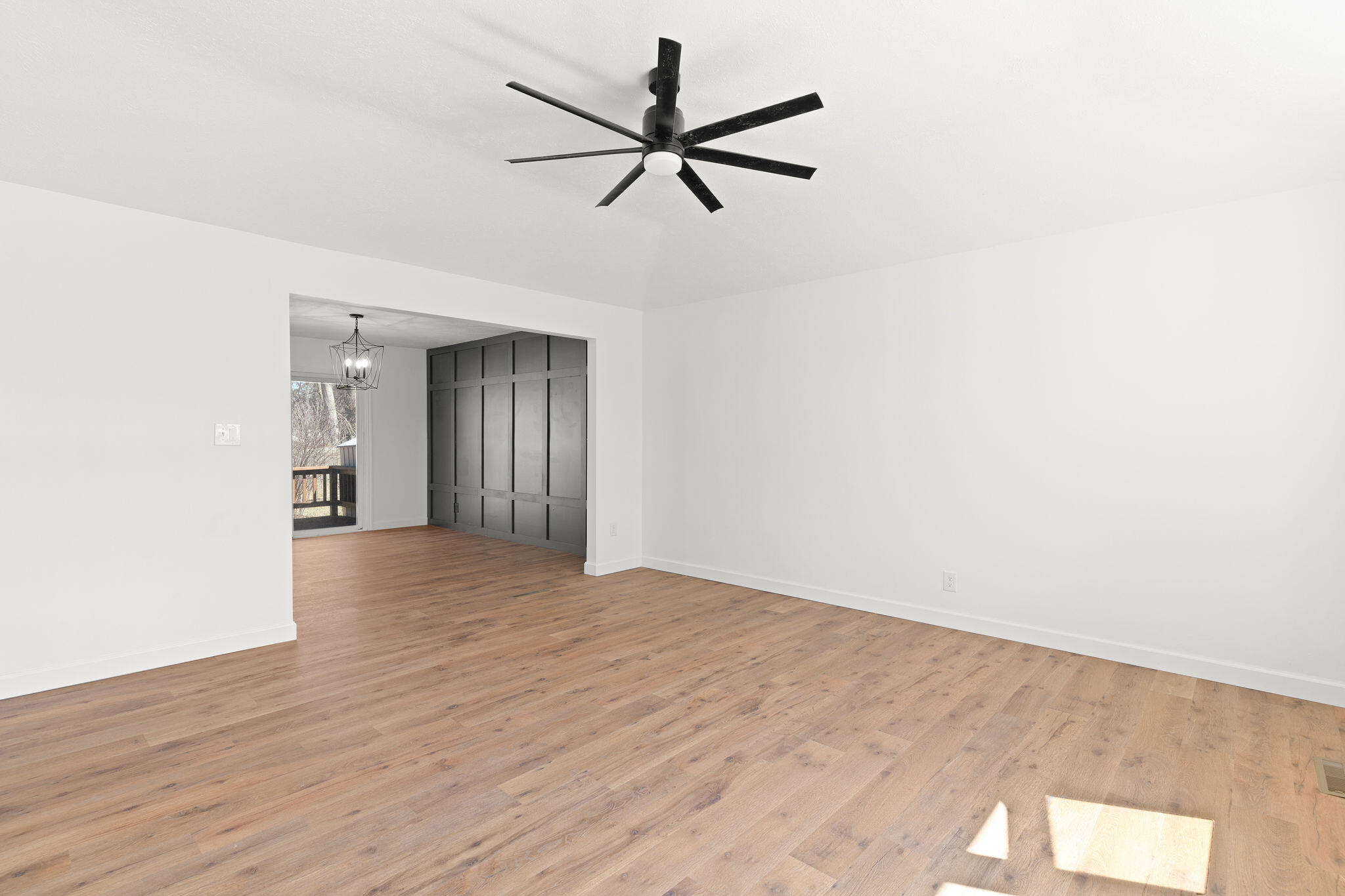1273 East Briar Street Property Photo 8