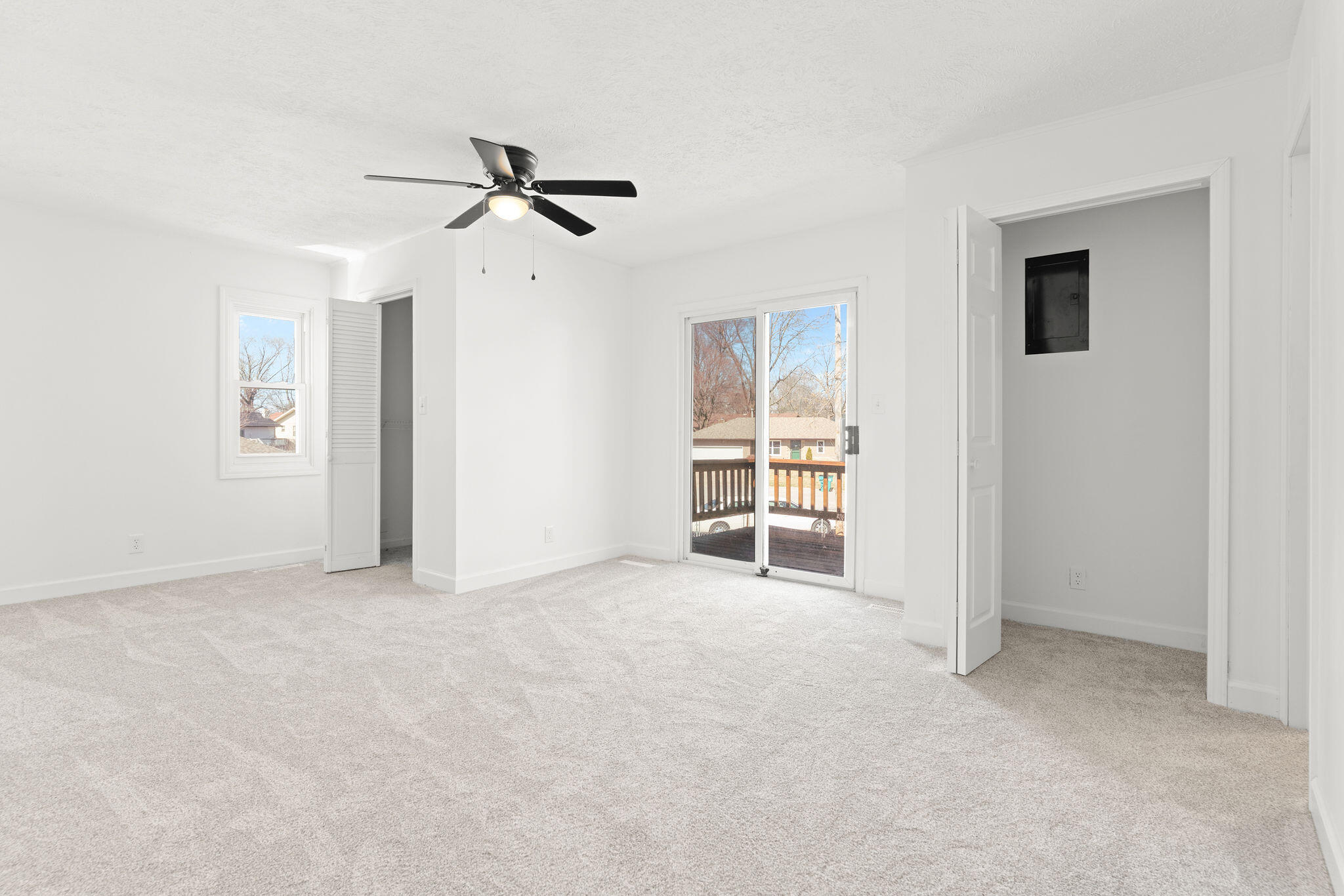 1273 East Briar Street Property Photo 14