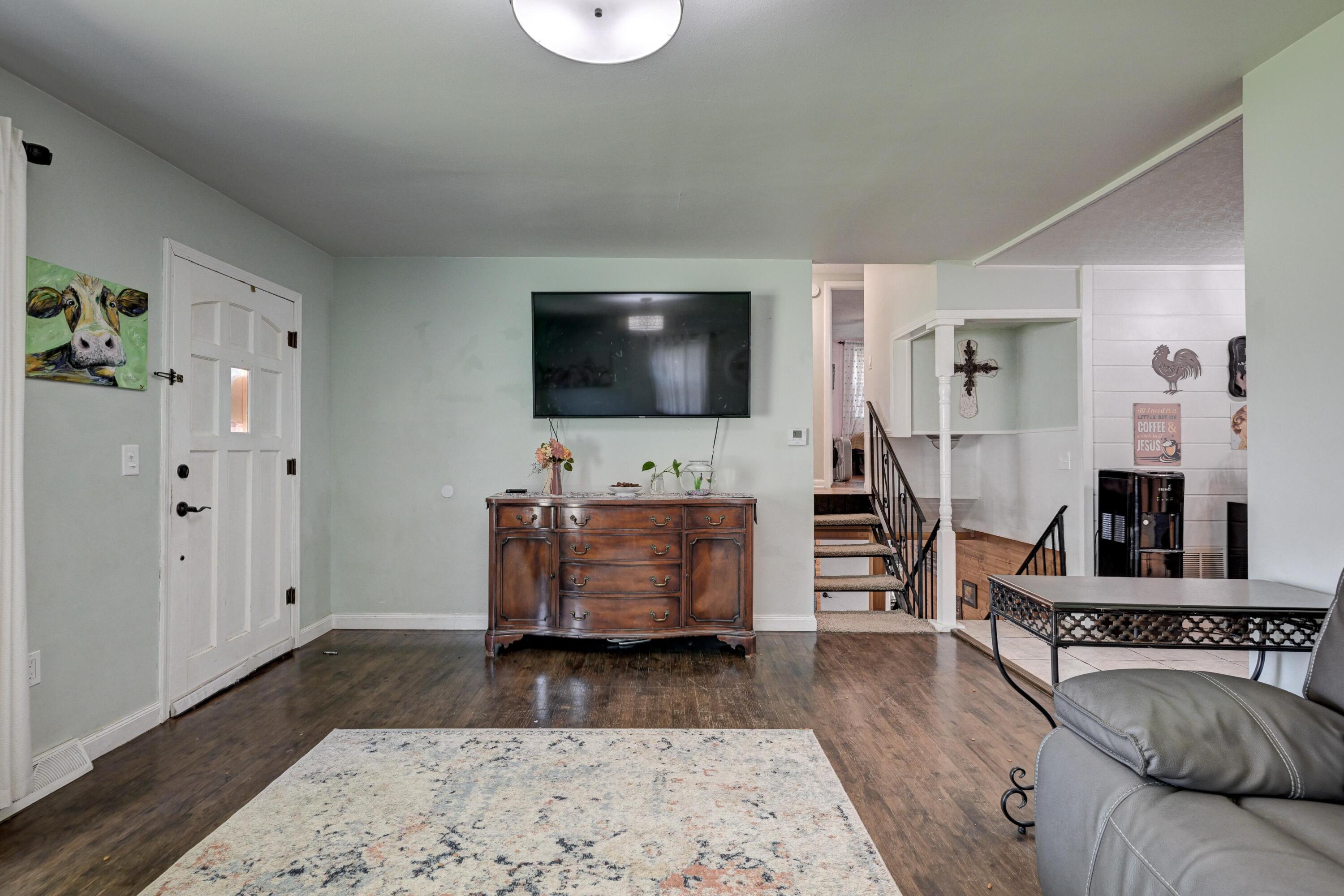 646 North Random Road Property Photo 4