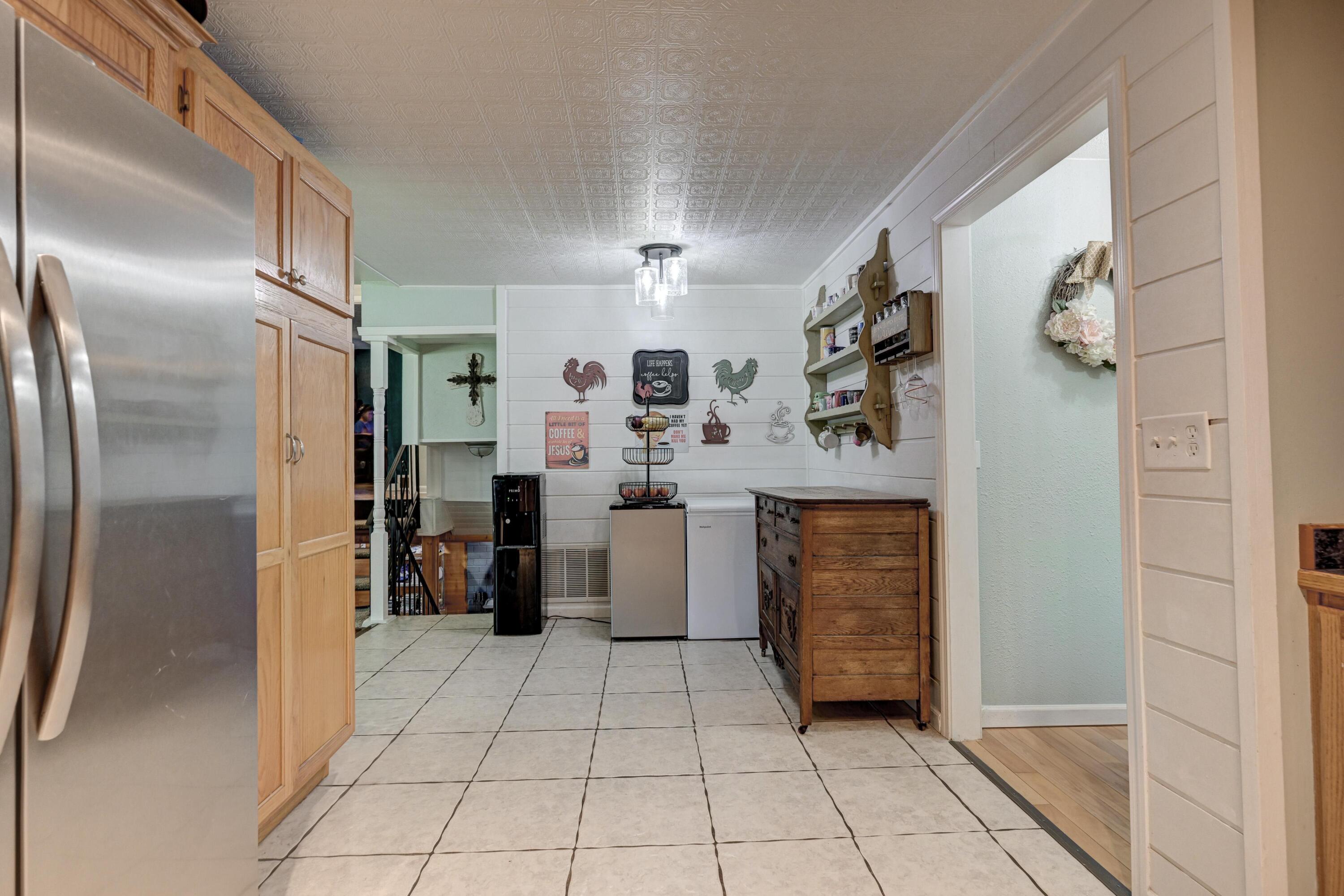 646 North Random Road Property Photo 7