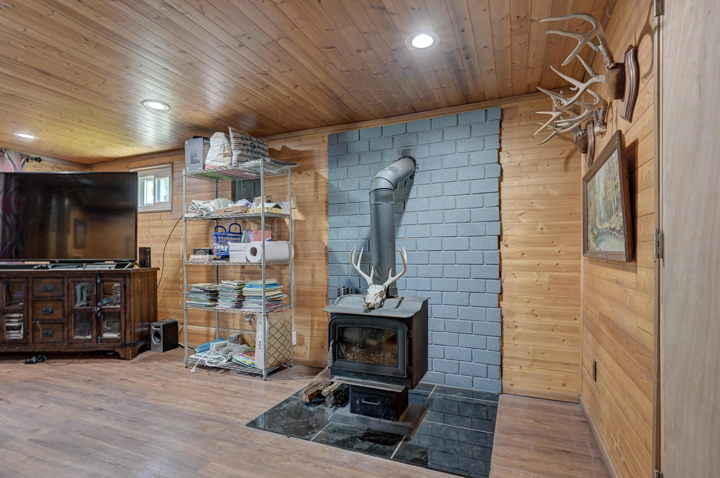 646 North Random Road Property Photo 12