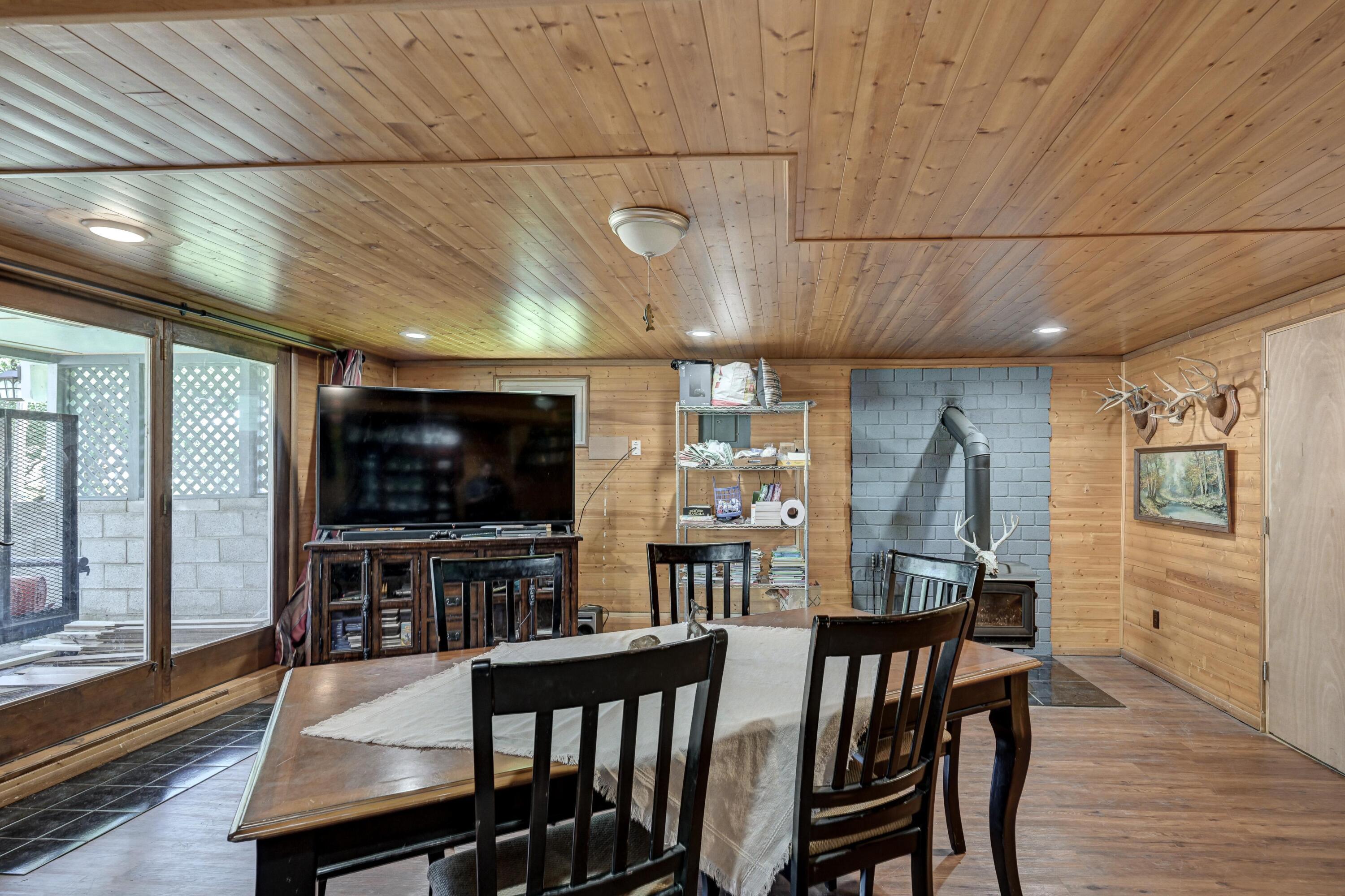 646 North Random Road Property Photo 15