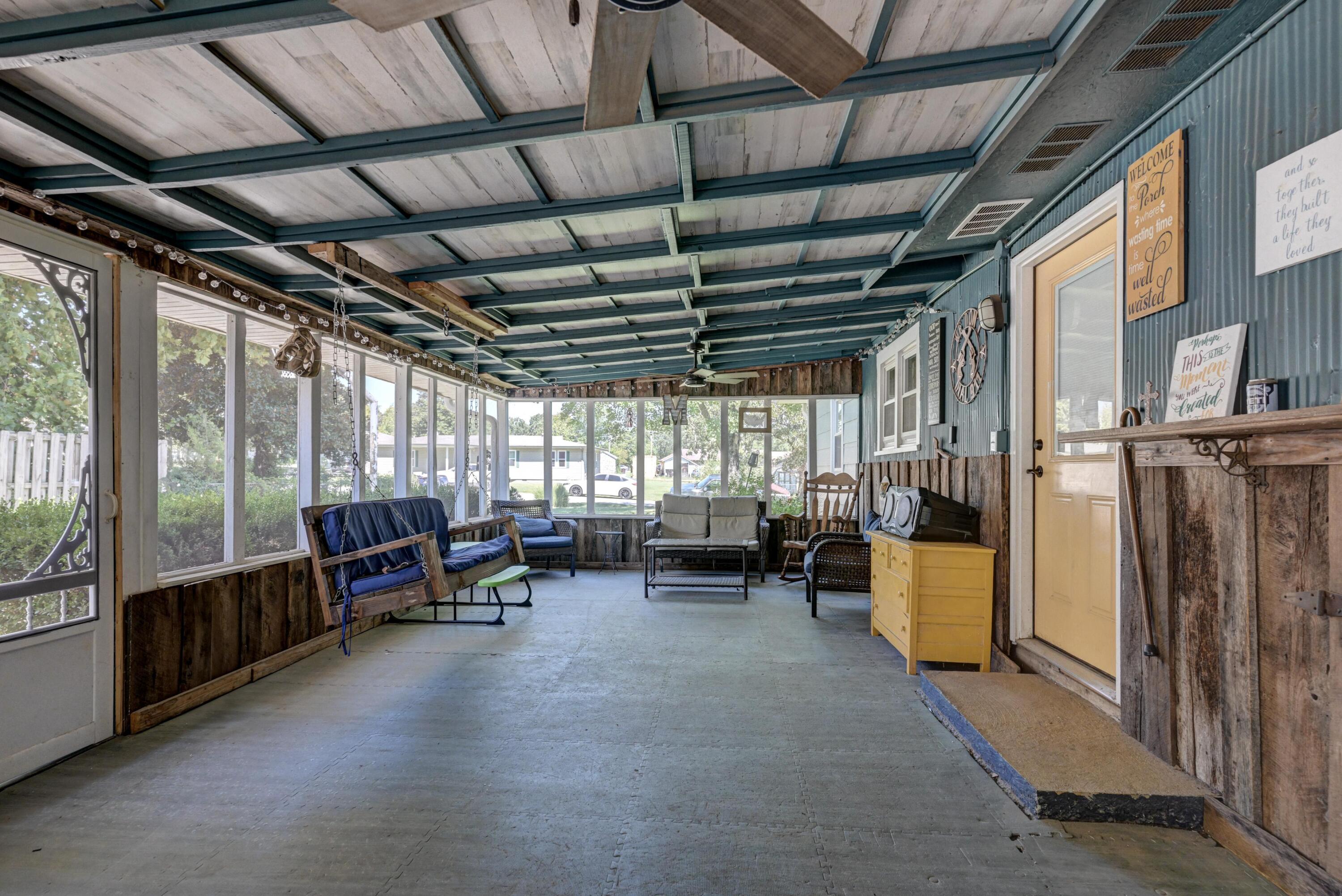 646 North Random Road Property Photo 18