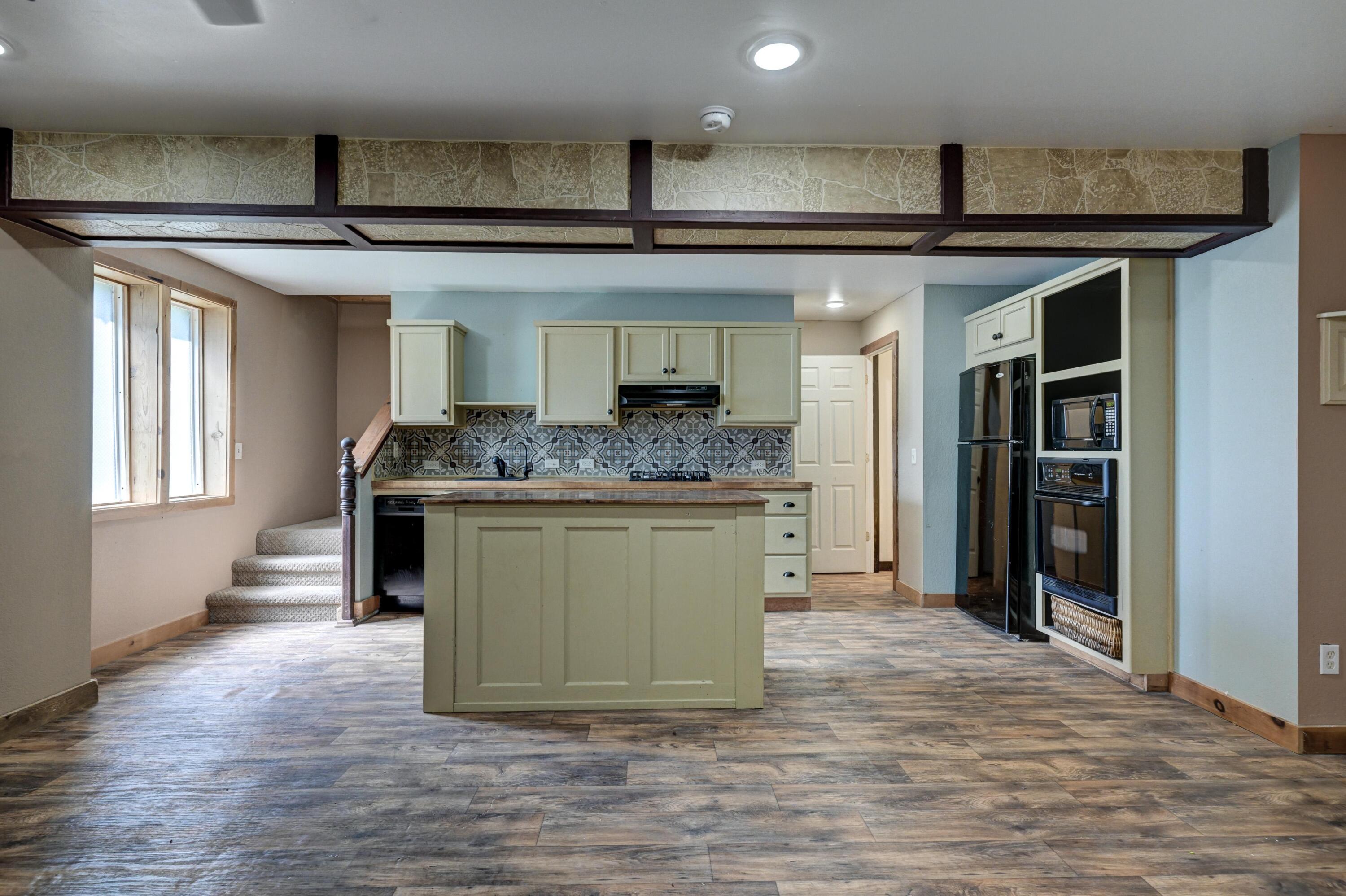 646 North Random Road Property Photo 32