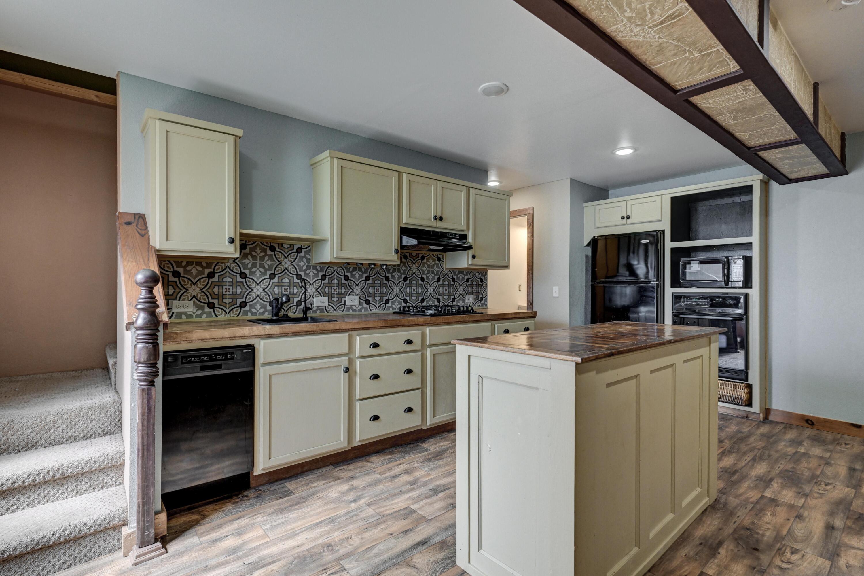 646 North Random Road Property Photo 34
