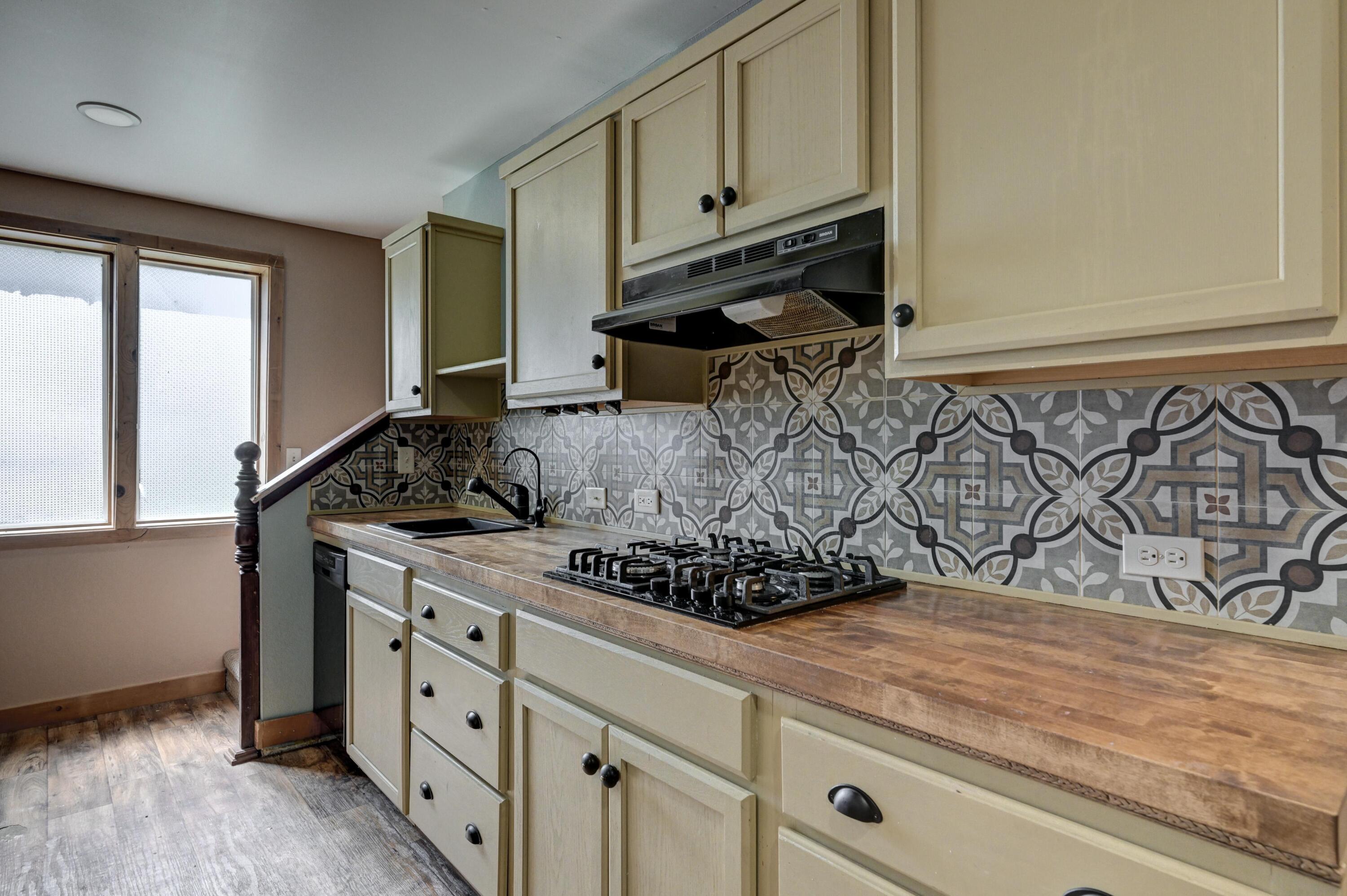 646 North Random Road Property Photo 38