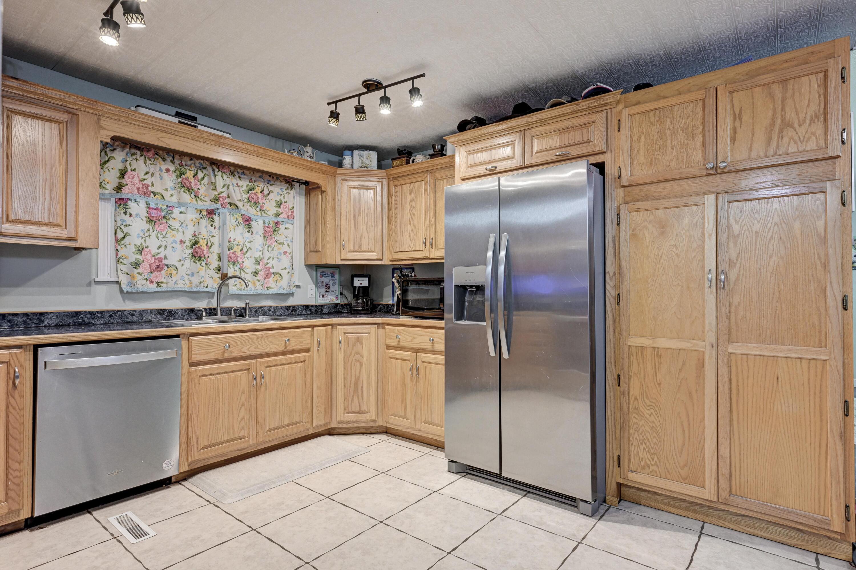 646 North Random Road Property Photo 65
