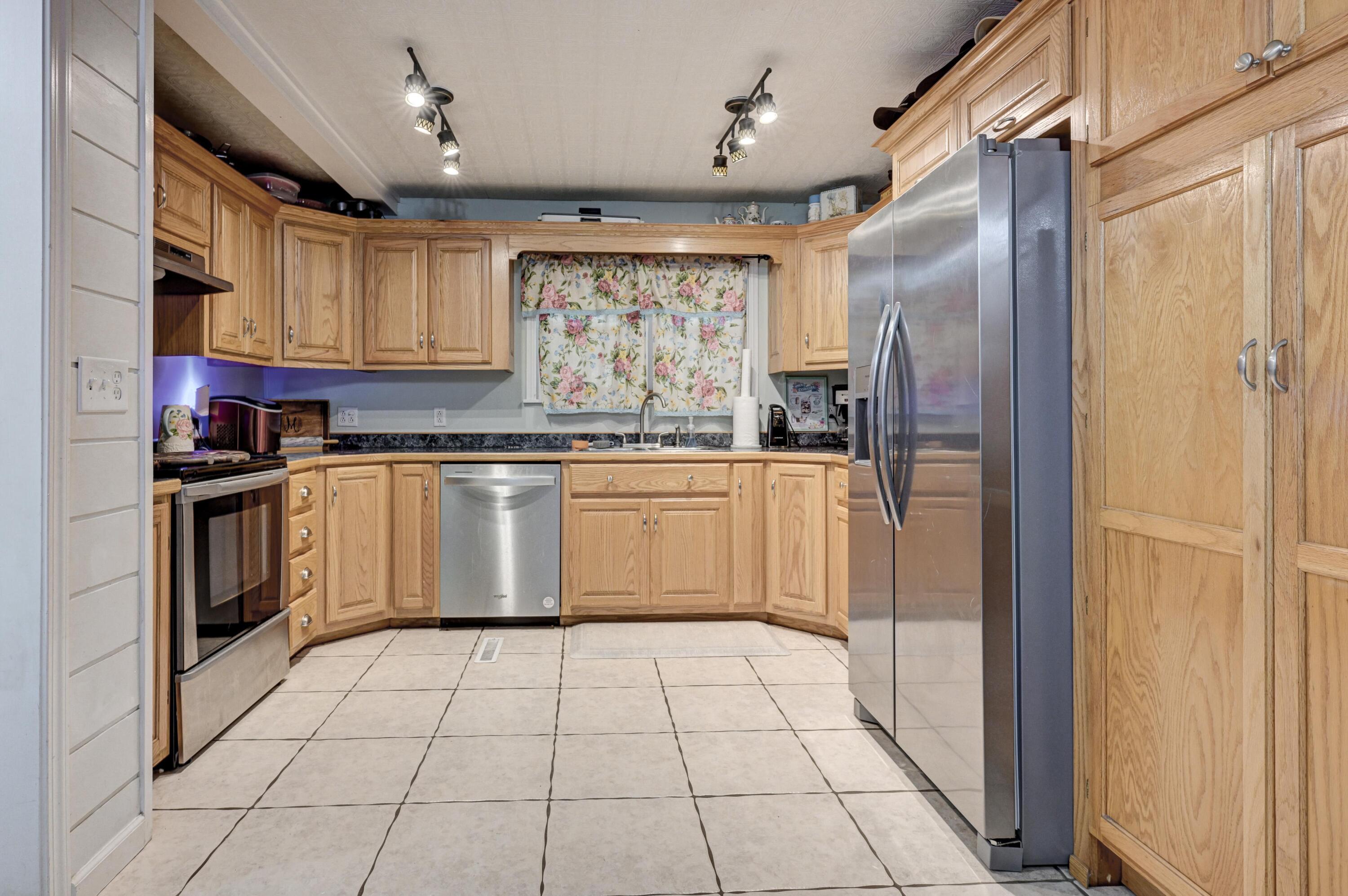 646 North Random Road Property Photo 66