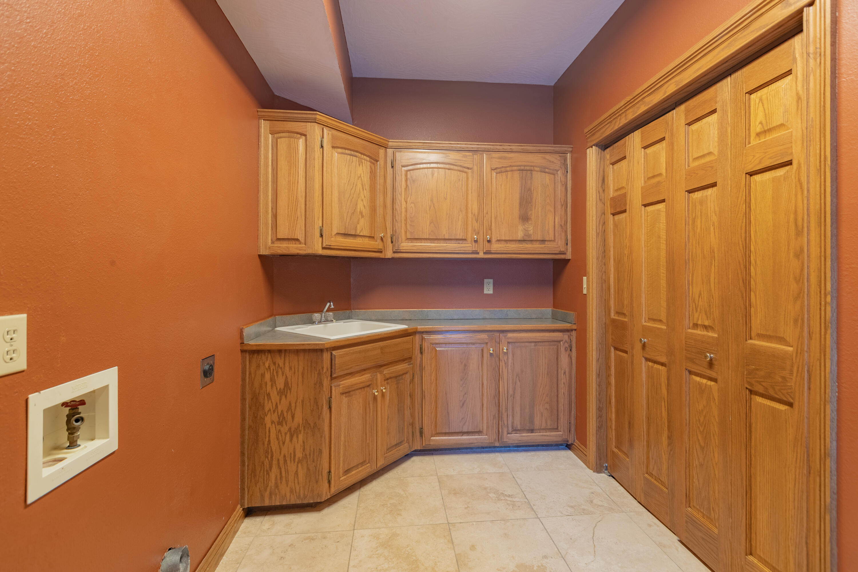 6064 South Natural Falls Drive Property Photo 15